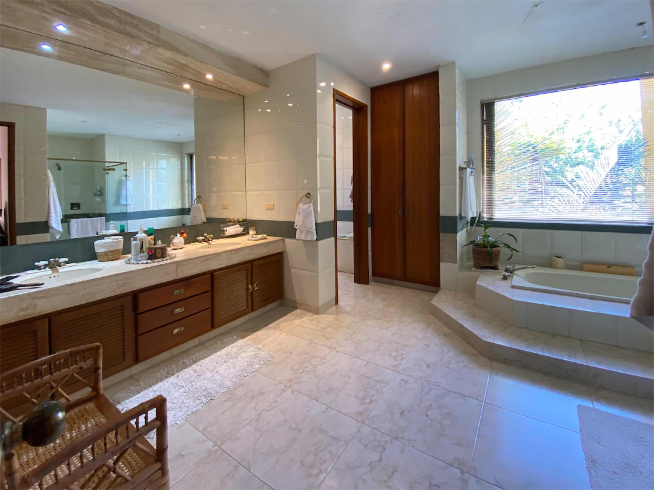 Linda casa campestre de 351 m2 en conjunto cerrado, Sikasue – La Calera