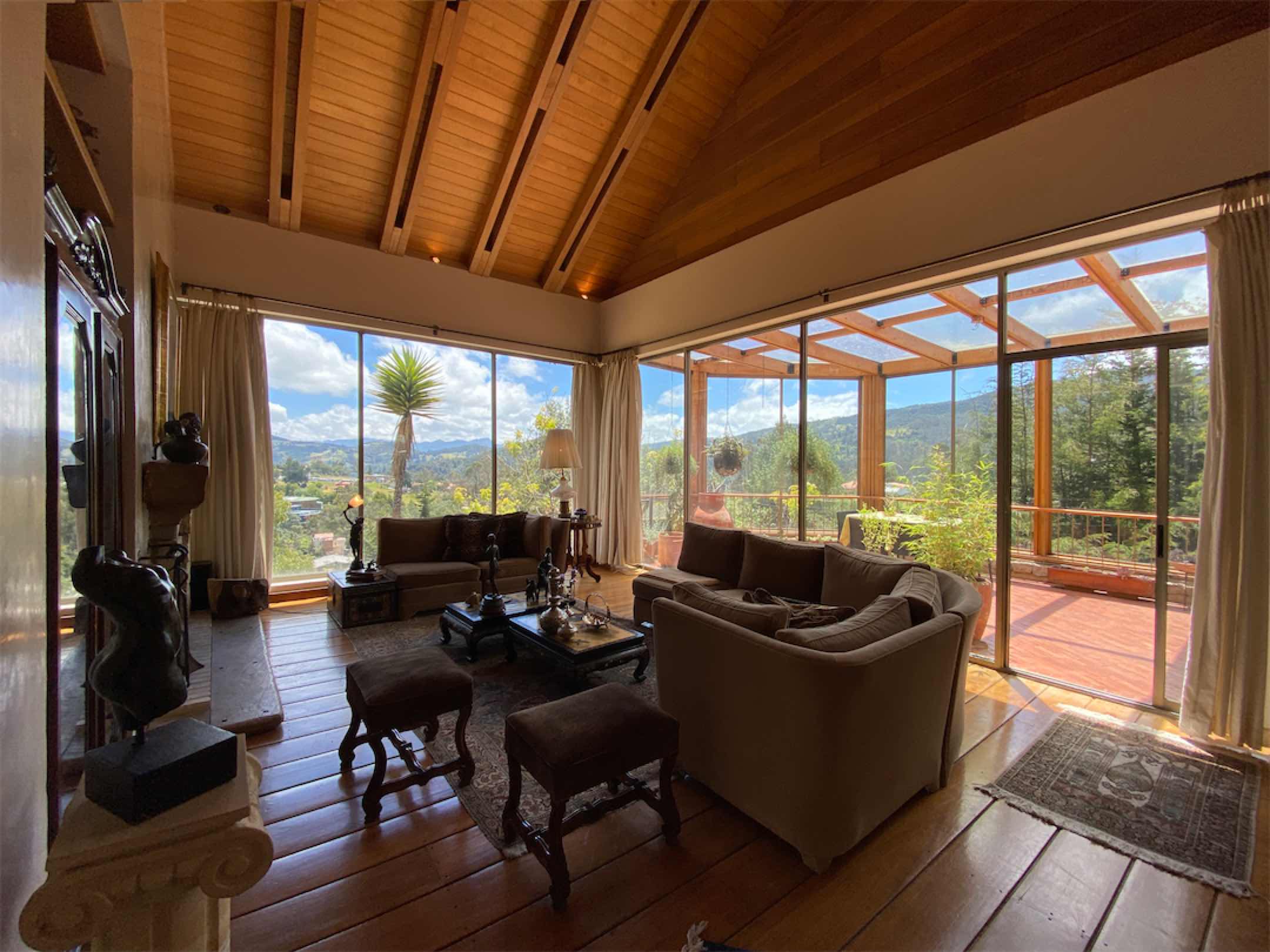 Linda casa campestre de 351 m2 en conjunto cerrado, Sikasue – La Calera