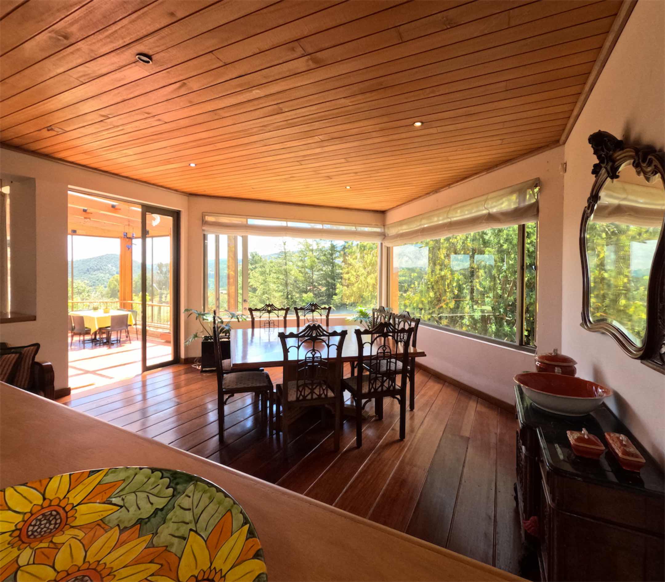 Linda casa campestre de 351 m2 en conjunto cerrado, Sikasue – La Calera