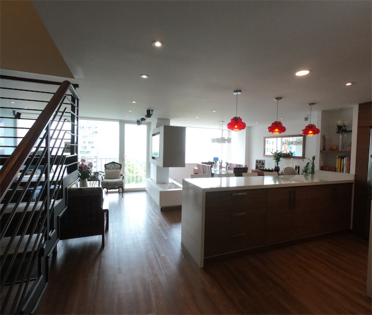 Lindo apartamento dúplex de 208m2 con 2 balcones, en Chicó Alto
