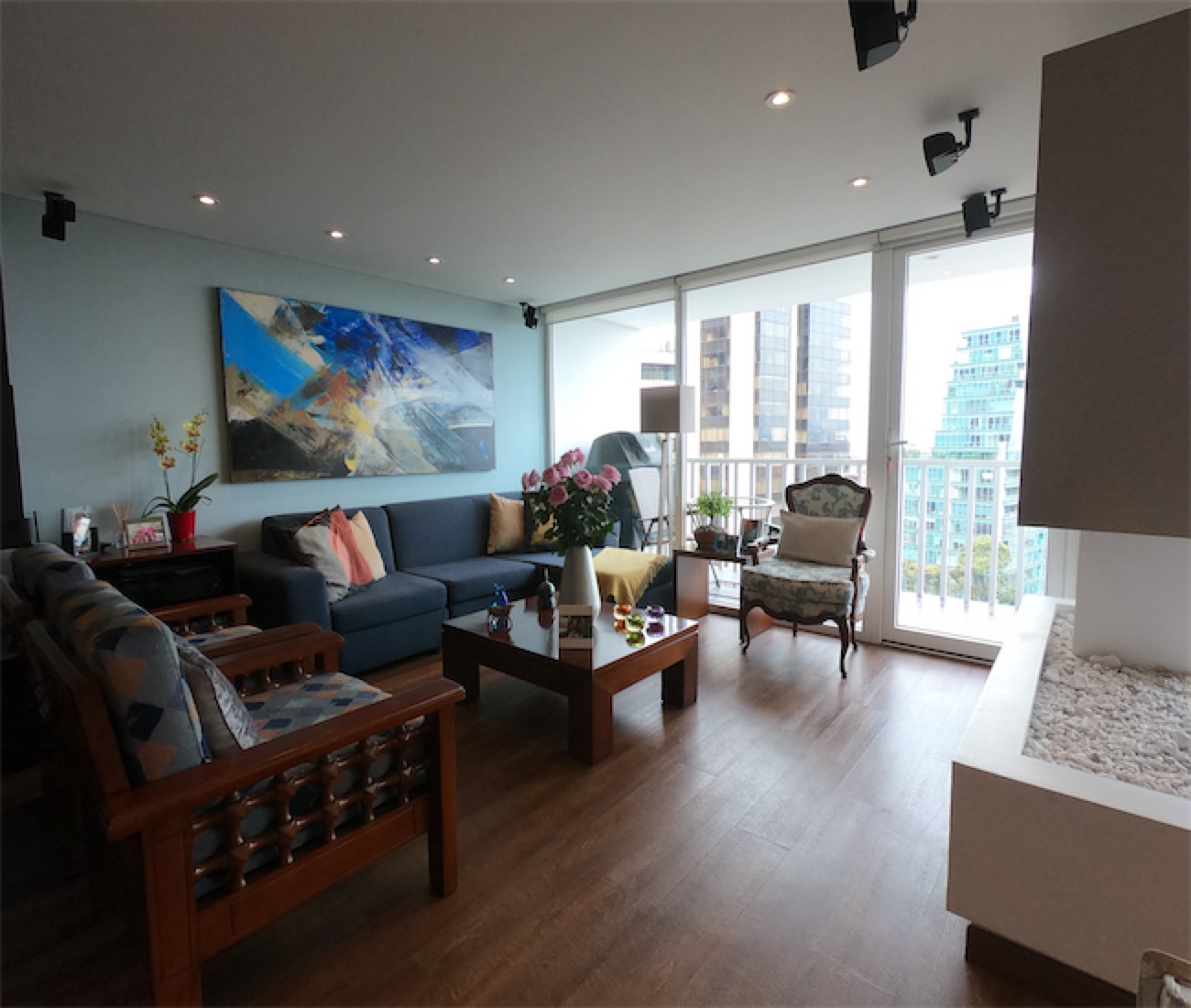 Lindo apartamento dúplex de 208m2 con 2 balcones, en Chicó Alto