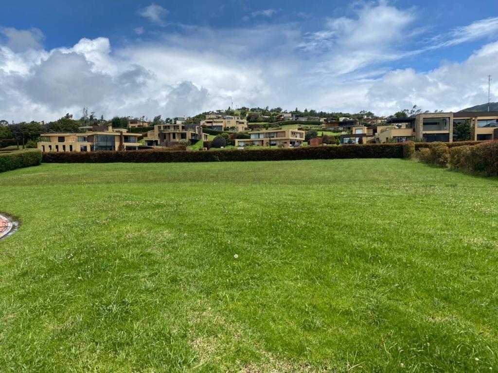 Lindo lote plano de 3.481m2 en Casa de Campo, La Calera