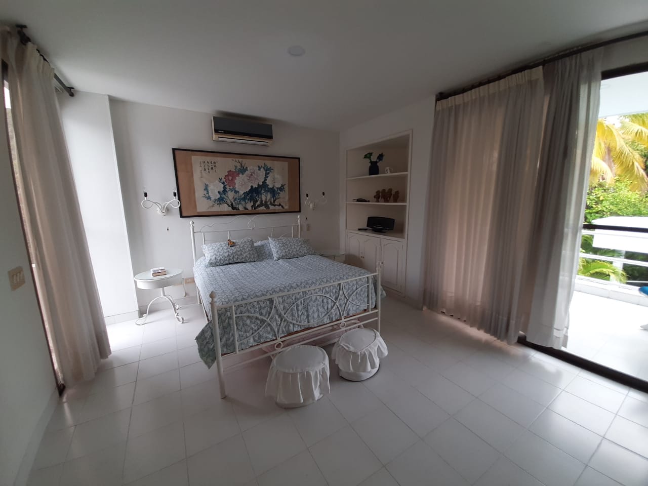 Linda casa de 300m2 con piscina, en El Peñón – Girardot