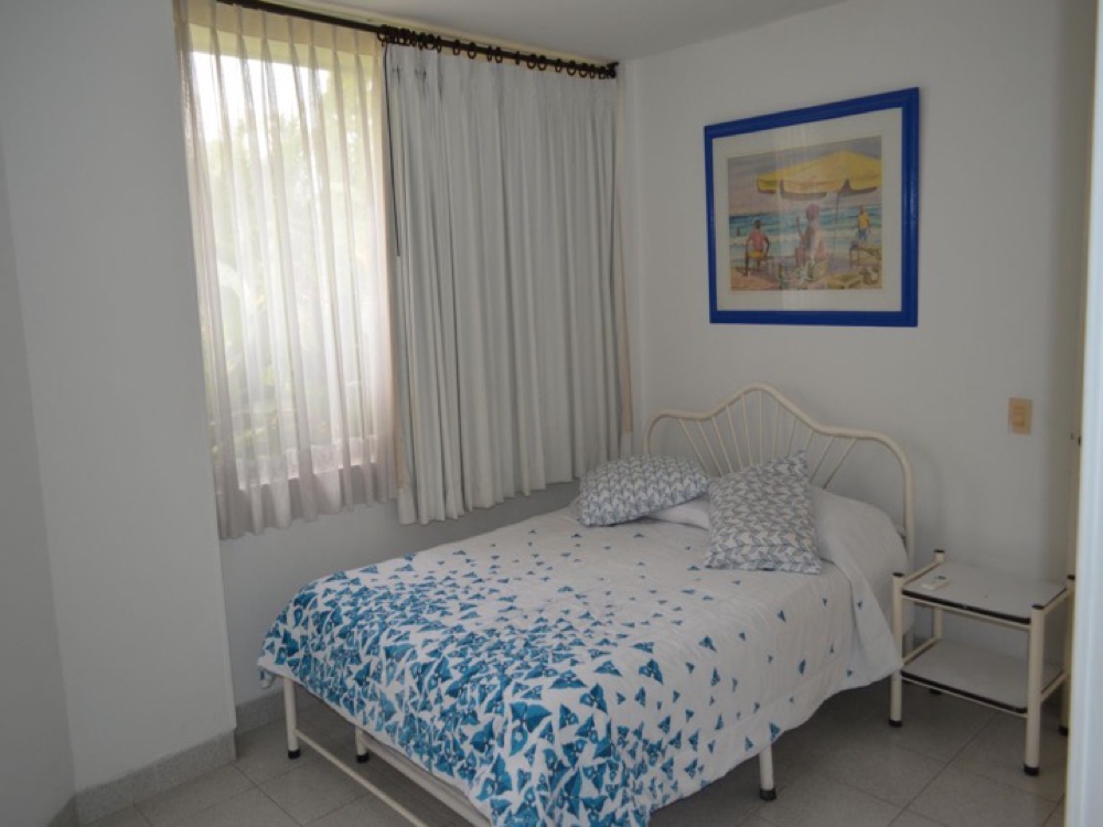 Linda casa de 300m2 con piscina, en El Peñón – Girardot