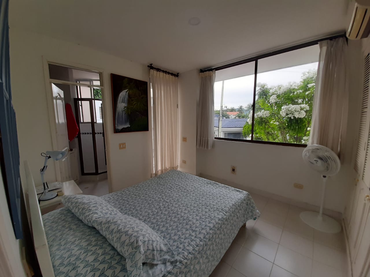 Linda casa de 300m2 con piscina, en El Peñón – Girardot