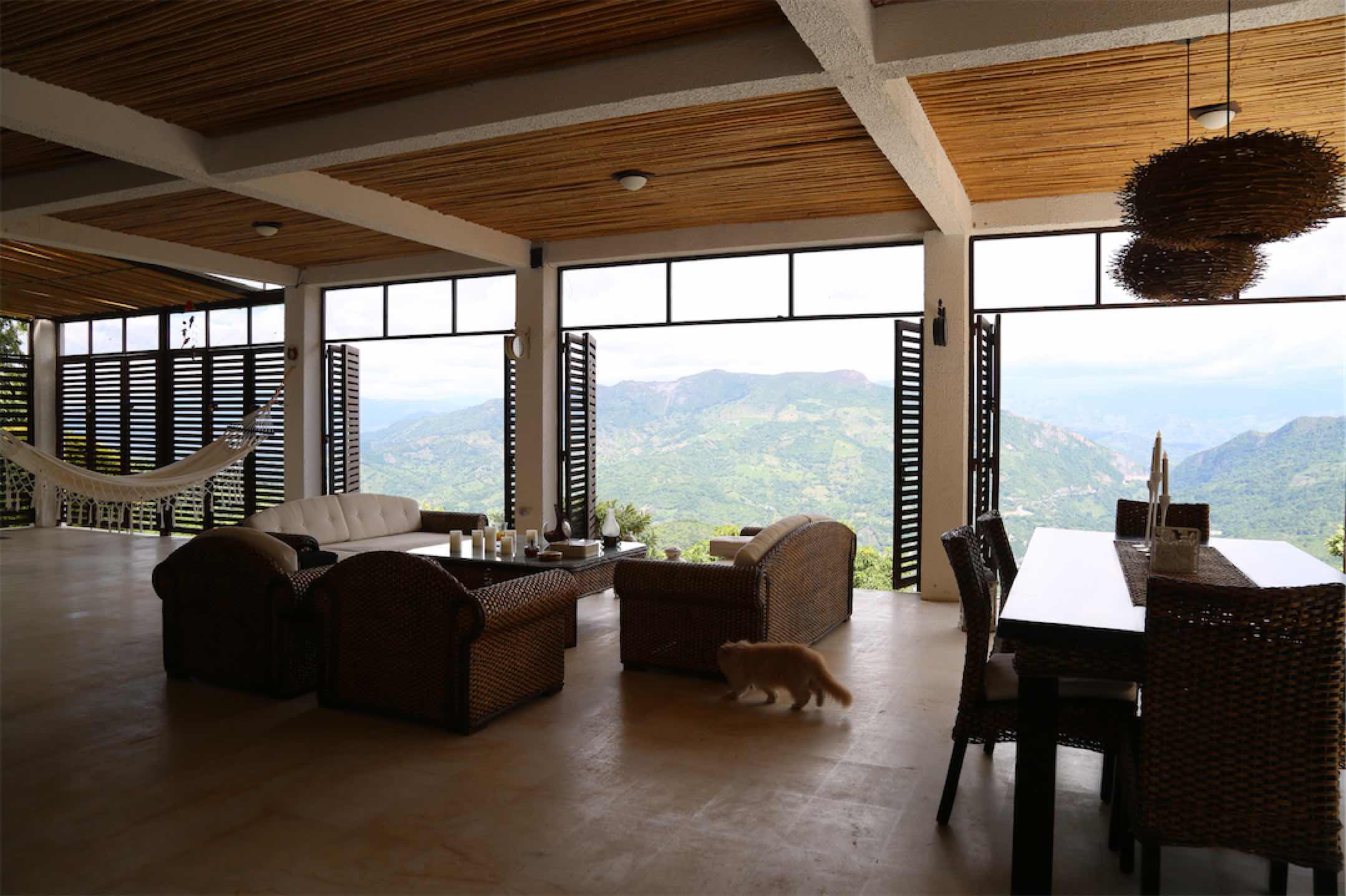 Linda finca amoblada, con piscina y espectacular vista en Villeta