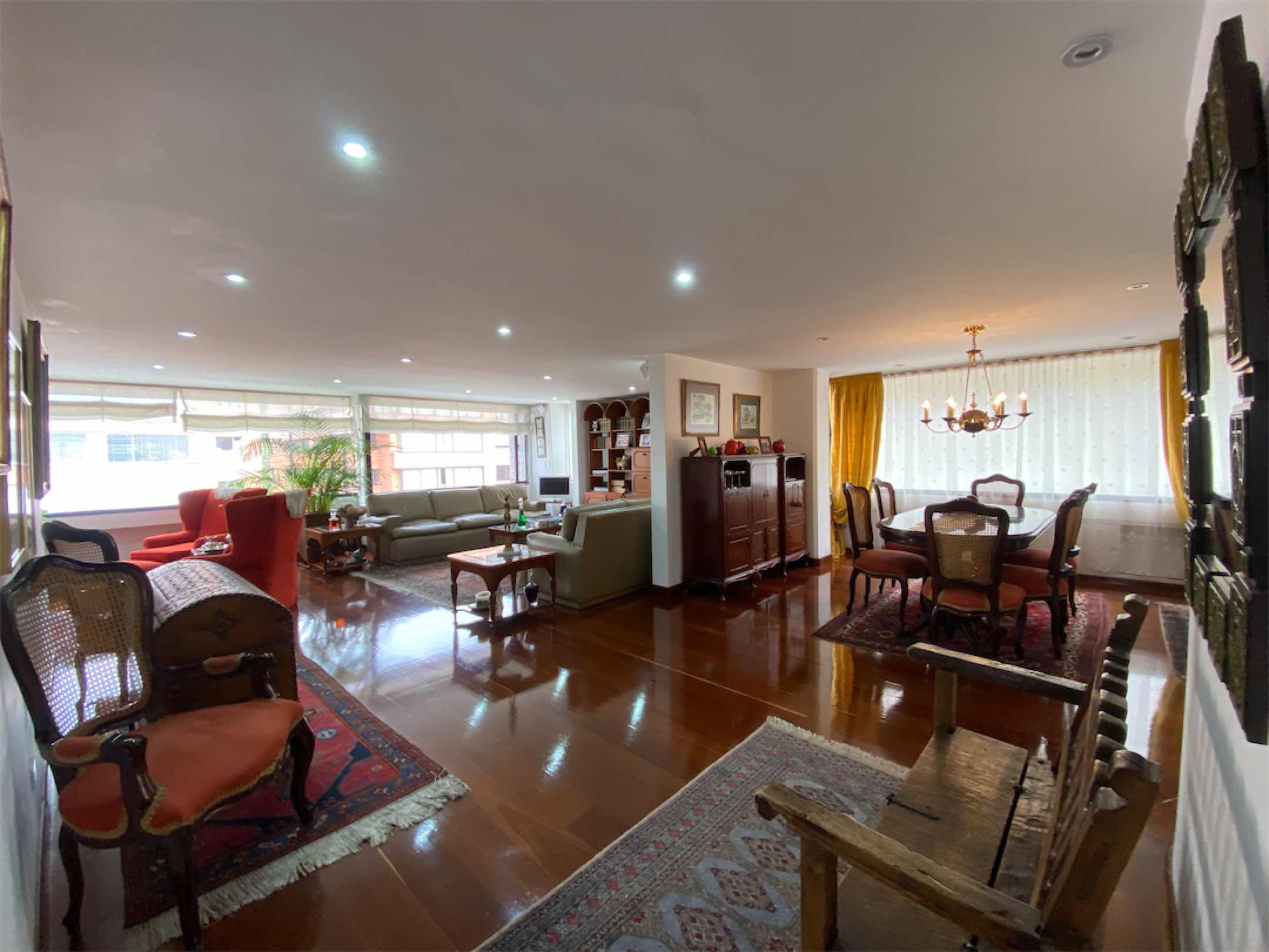 Lindo apartamento remodelado de 240m2, en Santa Bárbara
