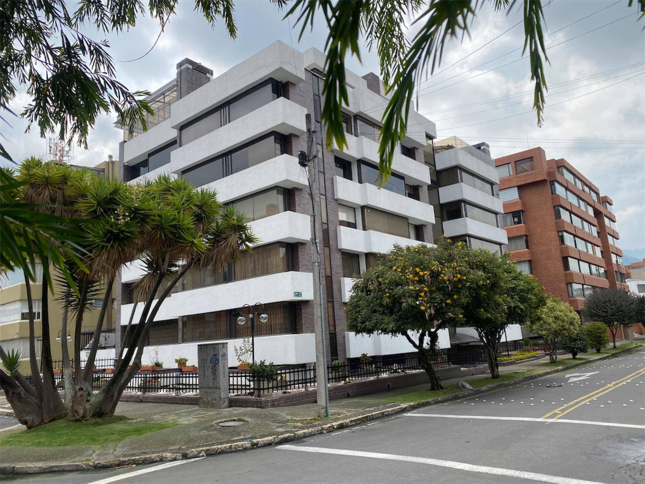 Lindo apartamento remodelado de 240m2, en Santa Bárbara