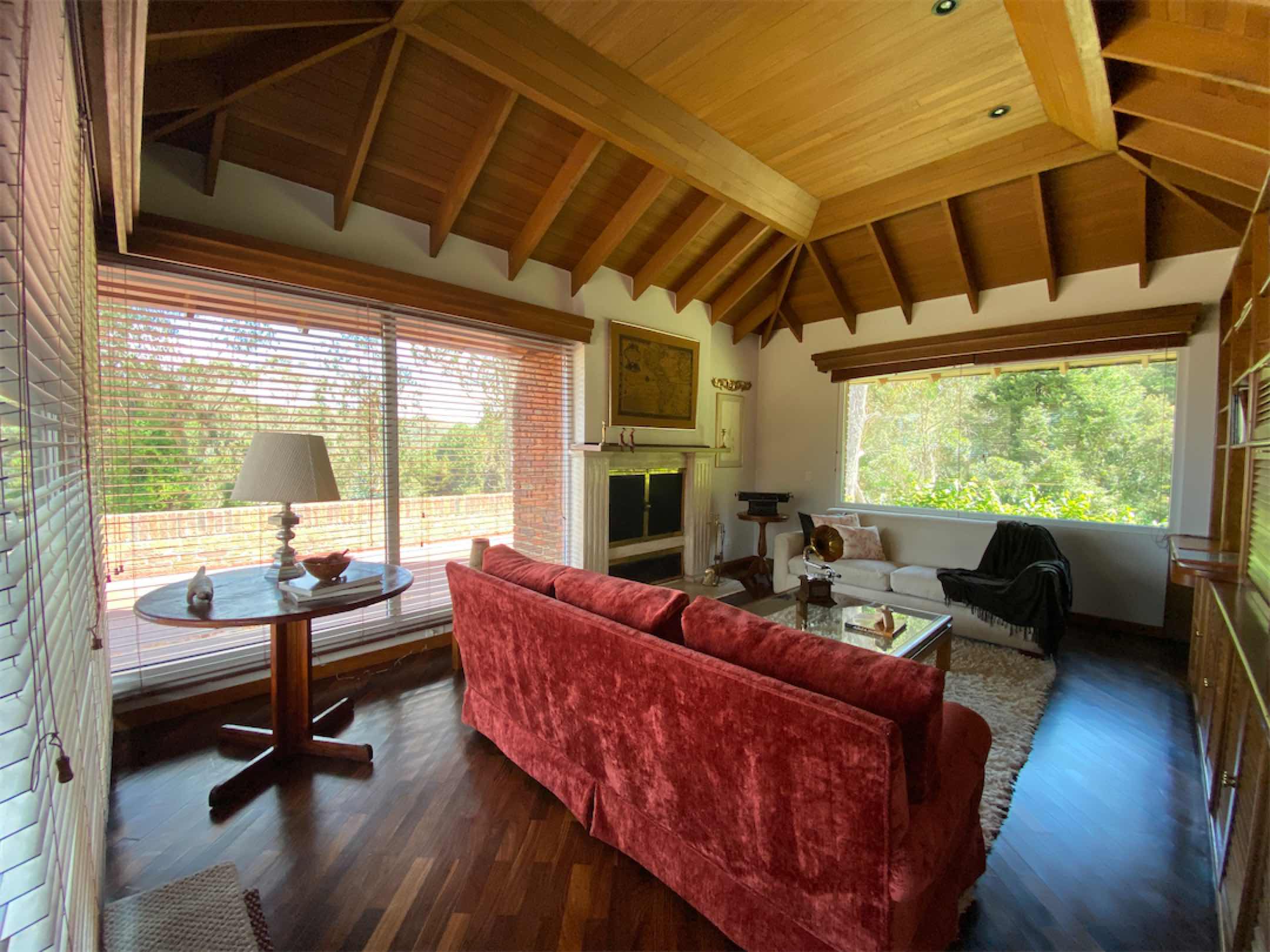 Espectacular casa de 500 m2 antes del peaje vía La Calera