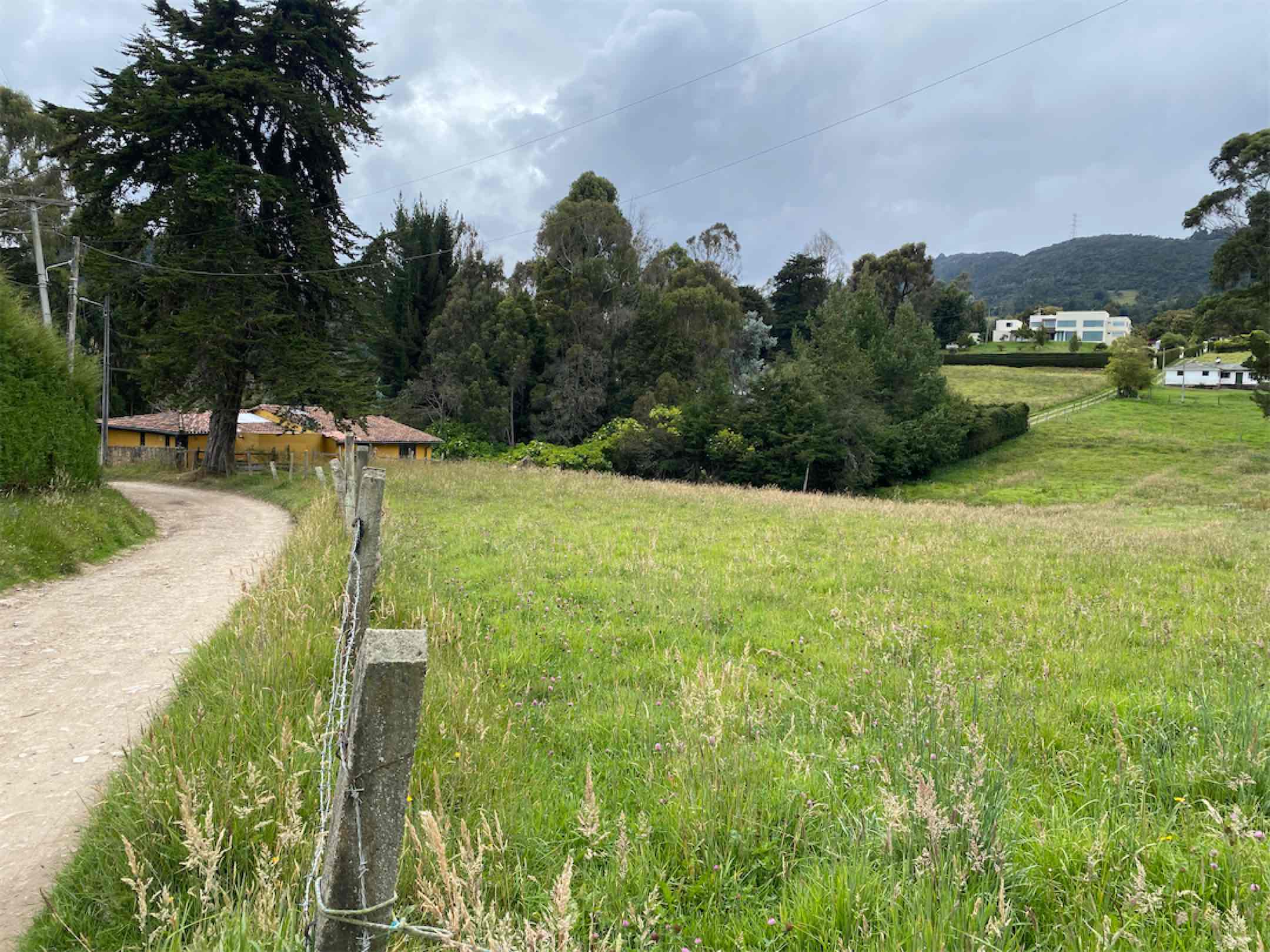 Lindo lote de 5.800 m2 en el Sector La Virgen, El Salitre – La Calera