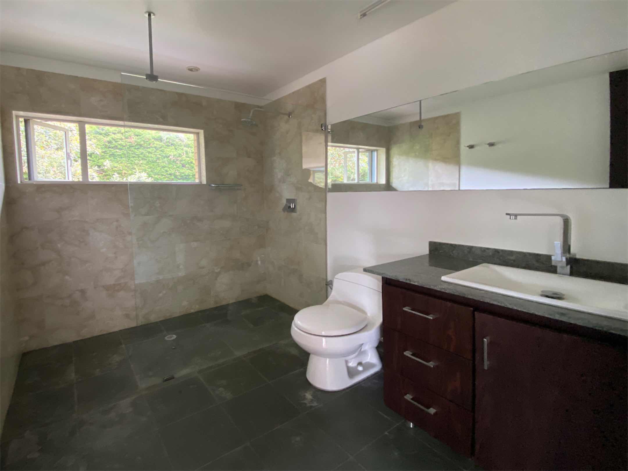 Moderna casa estilo Bauhaus de 410m2 en El Hato, Zona 6, La Calera