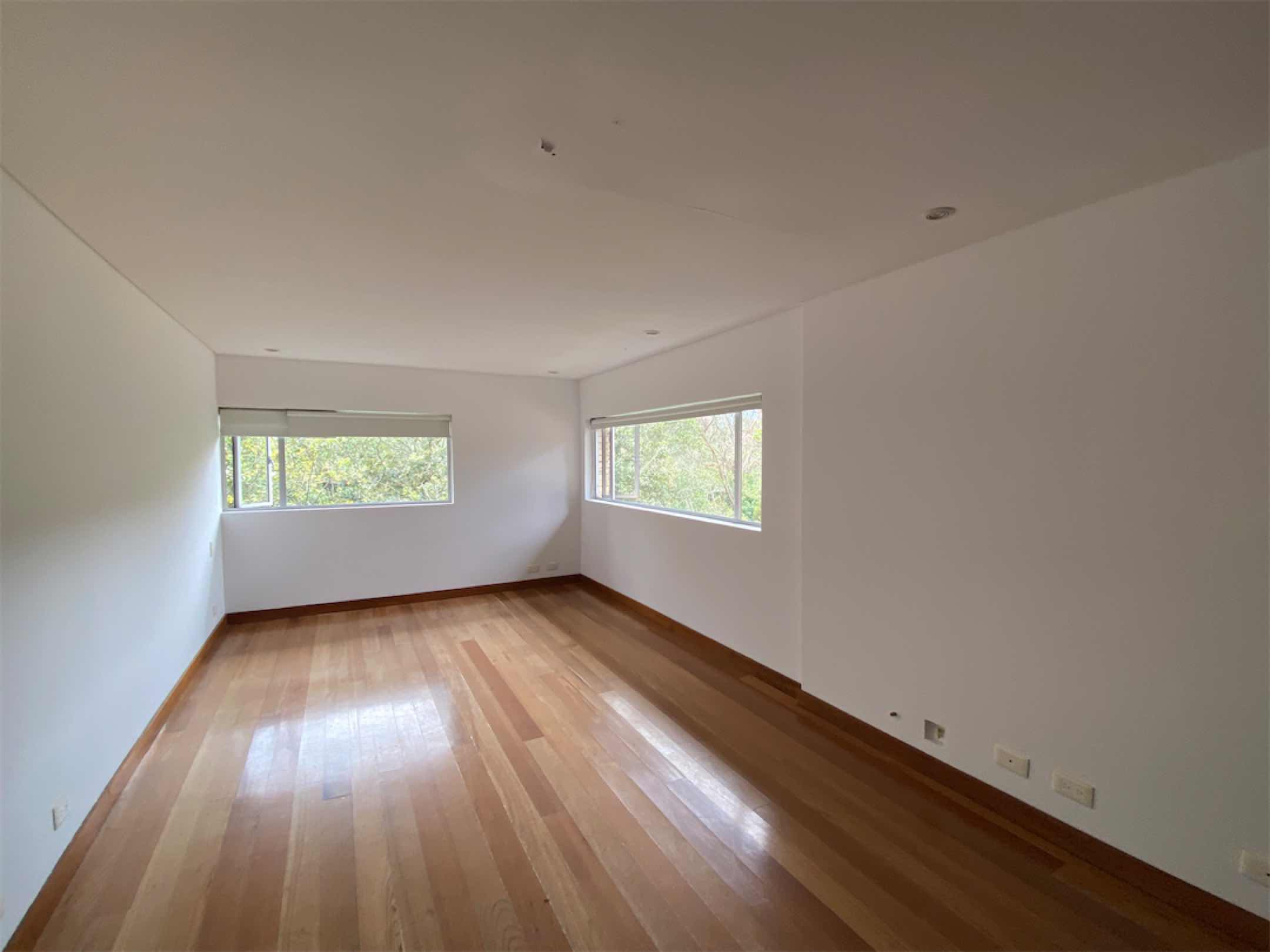 Moderna casa estilo Bauhaus de 410m2 en El Hato, Zona 6, La Calera