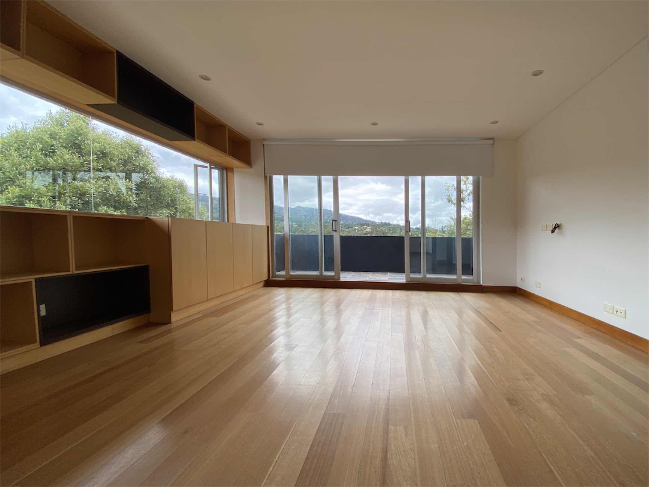 Moderna casa estilo Bauhaus de 410m2 en El Hato, Zona 6, La Calera