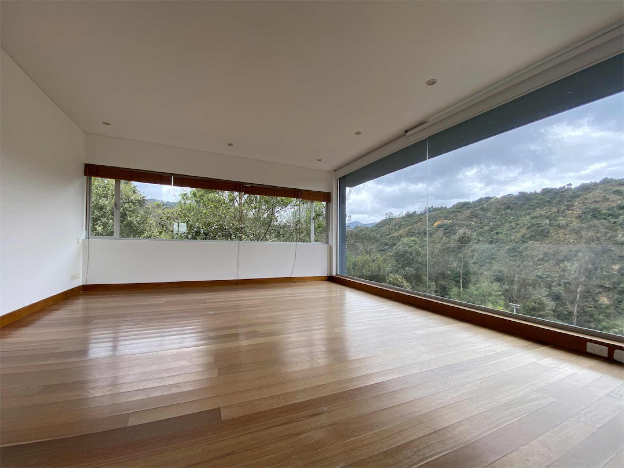 Moderna casa estilo Bauhaus de 410m2 en El Hato, Zona 6, La Calera