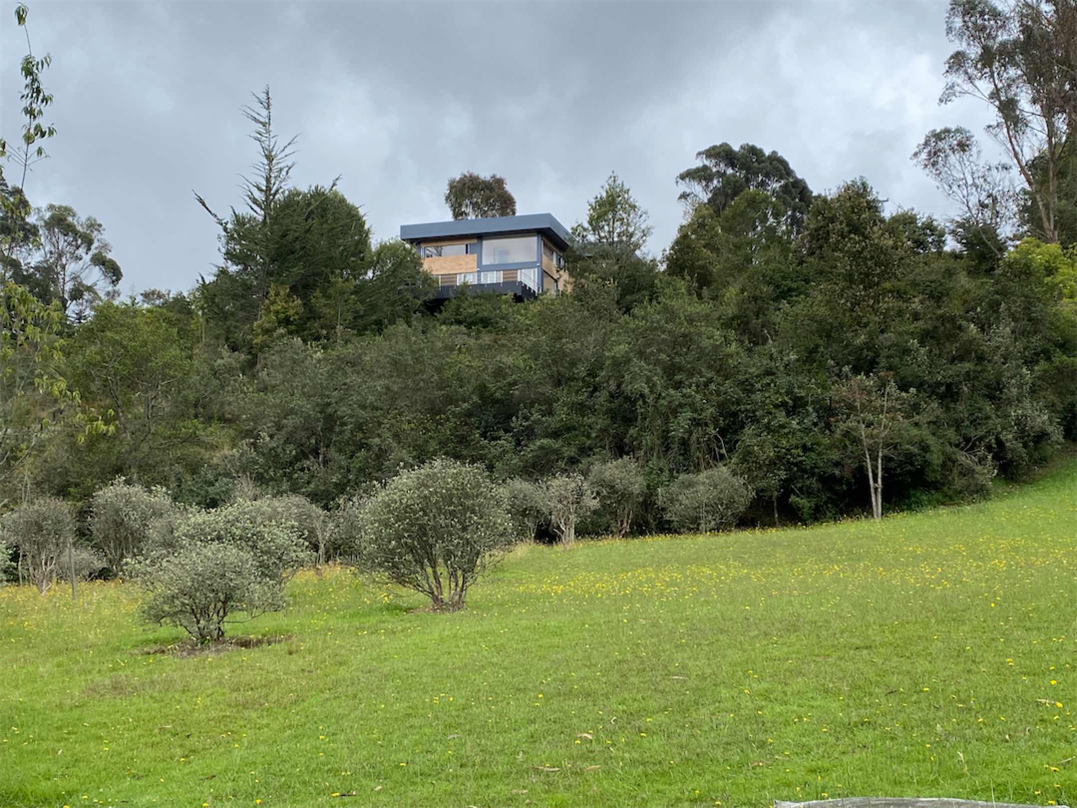 Moderna casa estilo Bauhaus de 410m2 en El Hato, Zona 6, La Calera