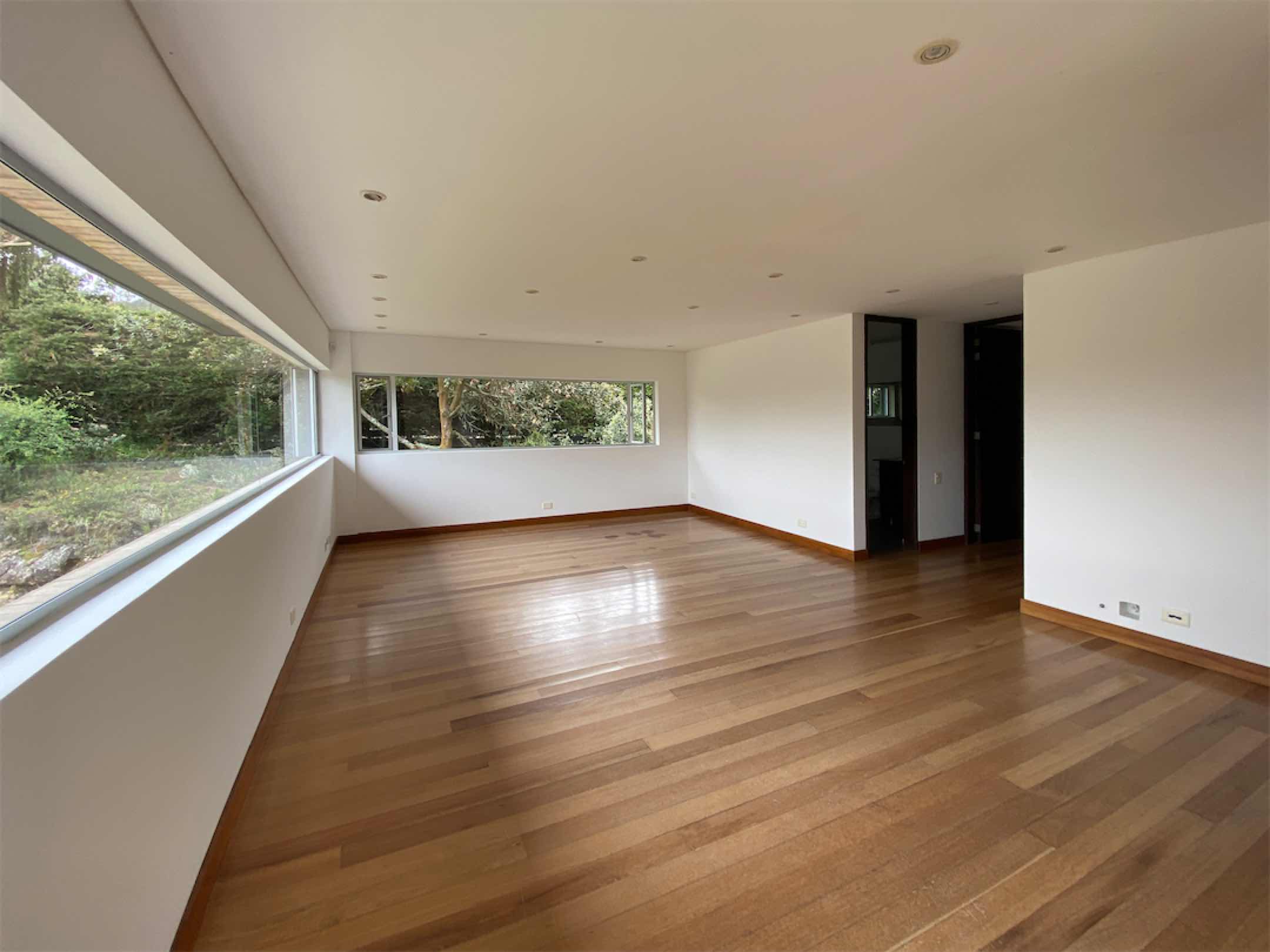 Moderna casa estilo Bauhaus de 410m2 en El Hato, Zona 6, La Calera