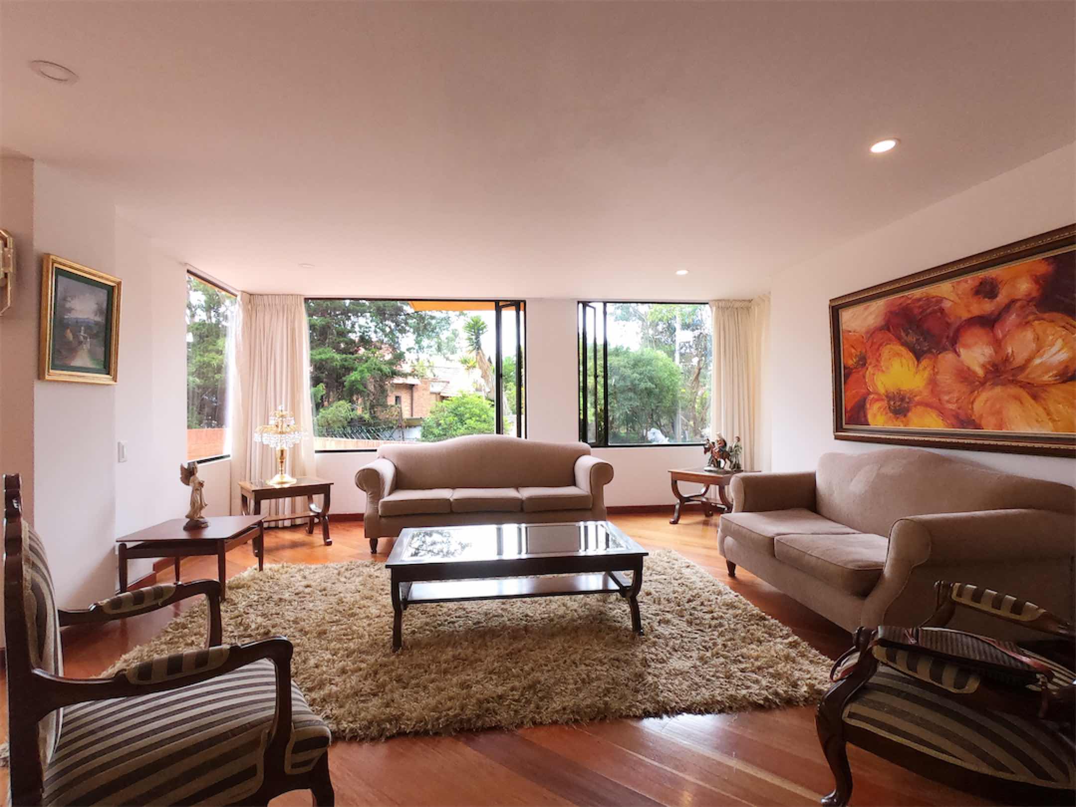 Lindo apartamento dúplex de 205m2 más terraza en Bosque de Pinos