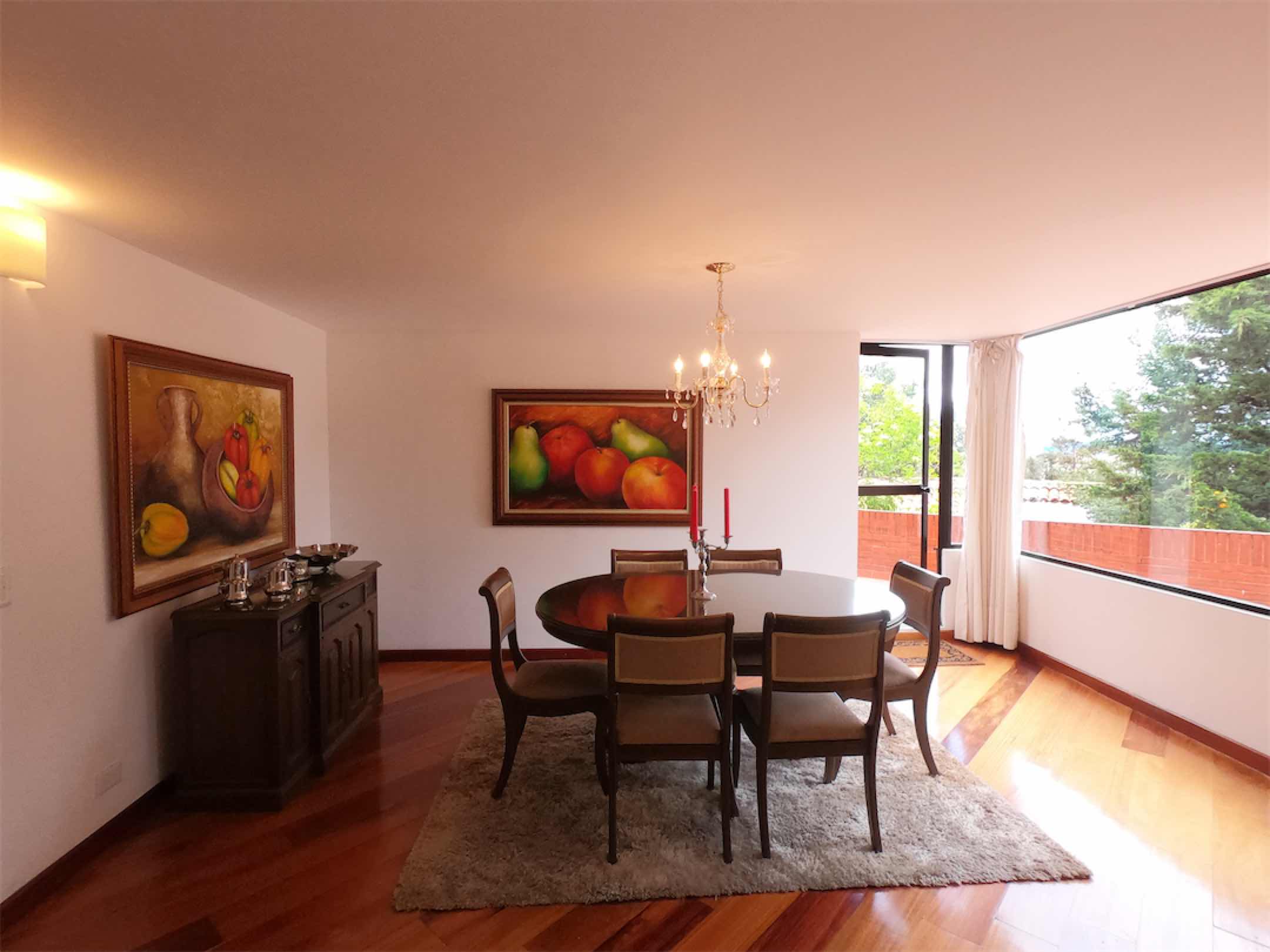 Lindo apartamento dúplex de 205m2 más terraza en Bosque de Pinos