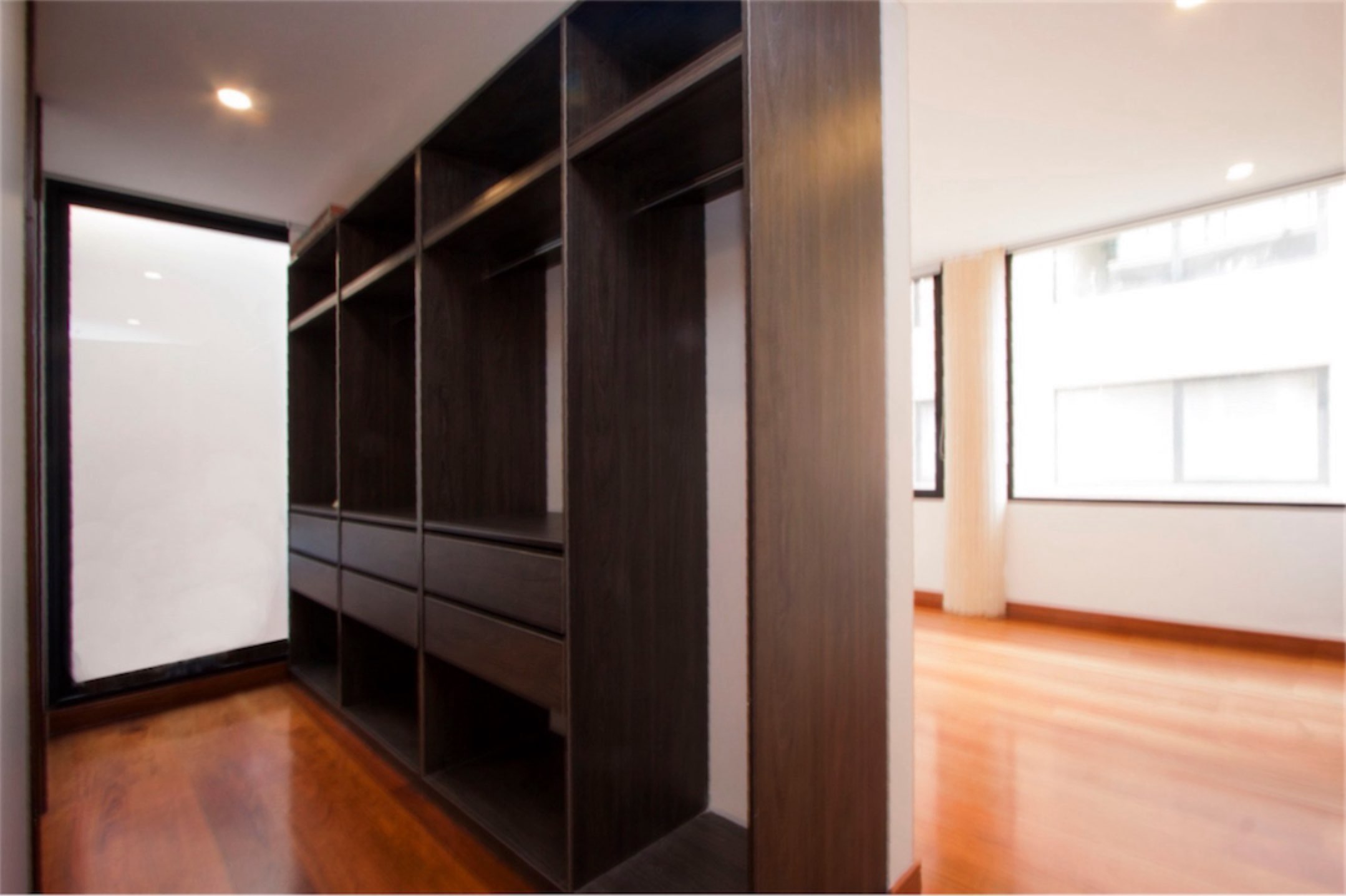 Lindo apartamento de 274 m2 + terraza de 81m2 en Cabrera / Altos del Retiro
