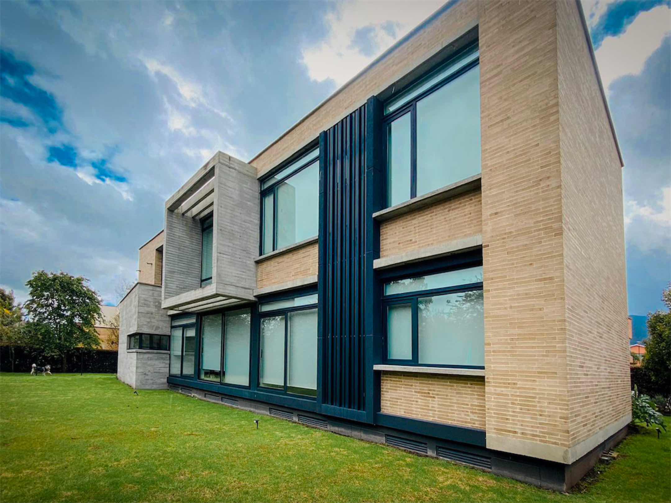 Linda casa contemporánea de 440m2 en Hacienda San Sebastián, Bogotá