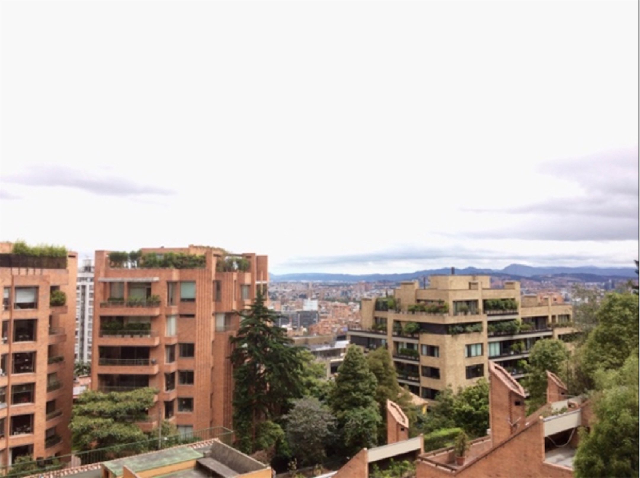 Lindo apartamento de 274 m2 + terraza de 81m2 en Cabrera / Altos del Retiro