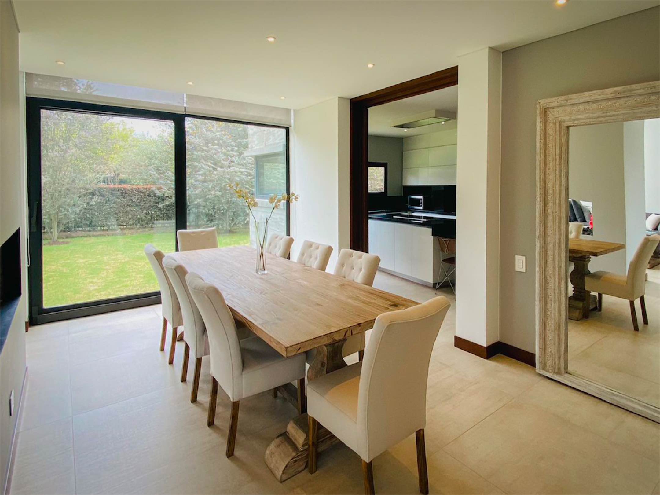 Linda casa contemporánea de 440m2 en Hacienda San Sebastián, Bogotá