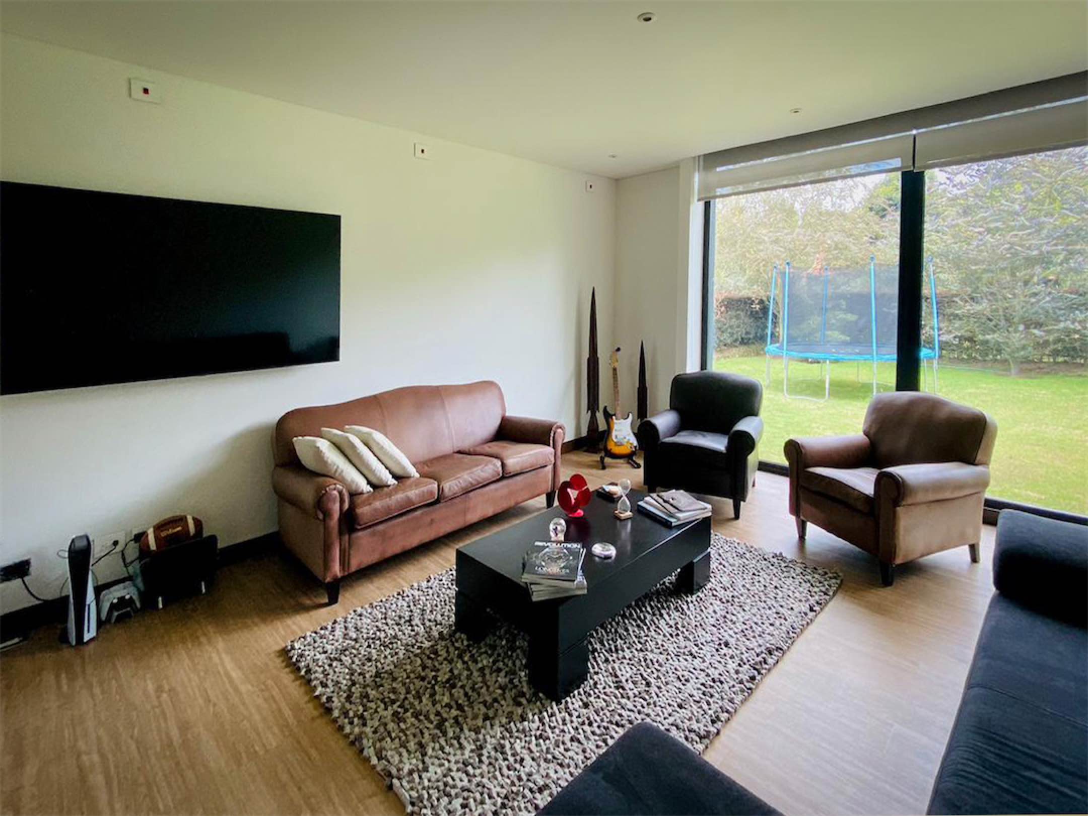 Linda casa contemporánea de 440m2 en Hacienda San Sebastián, Bogotá