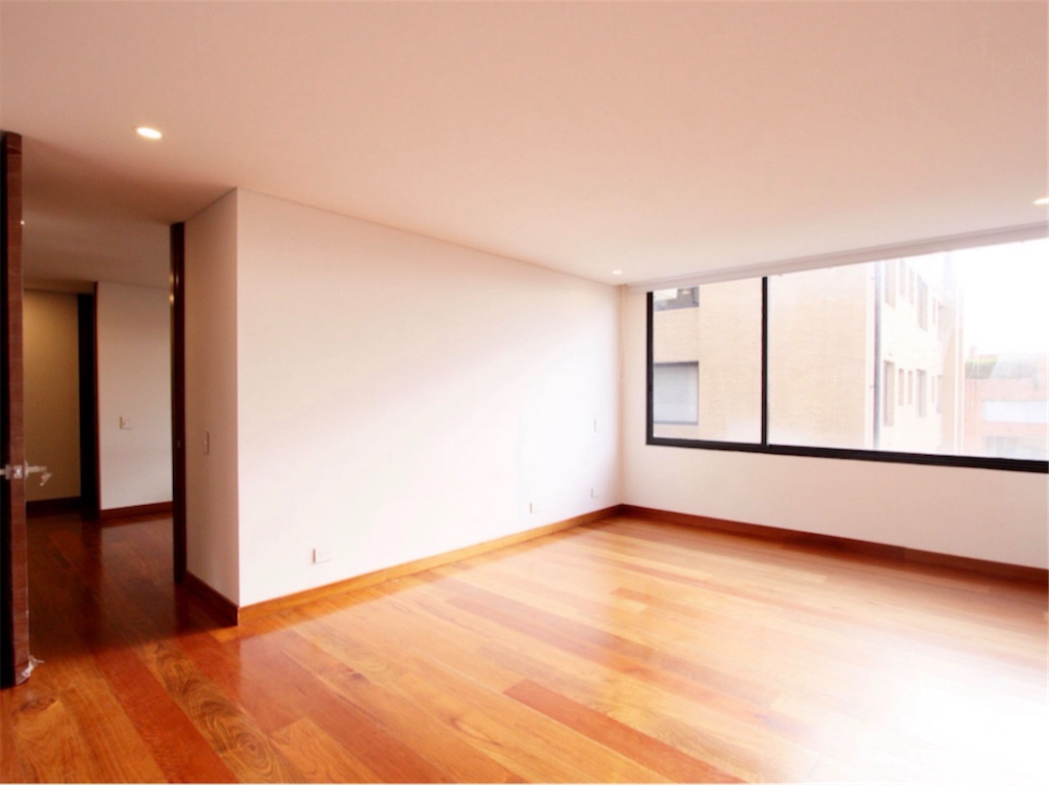 Lindo apartamento de 274 m2 + terraza de 81m2 en Cabrera / Altos del Retiro