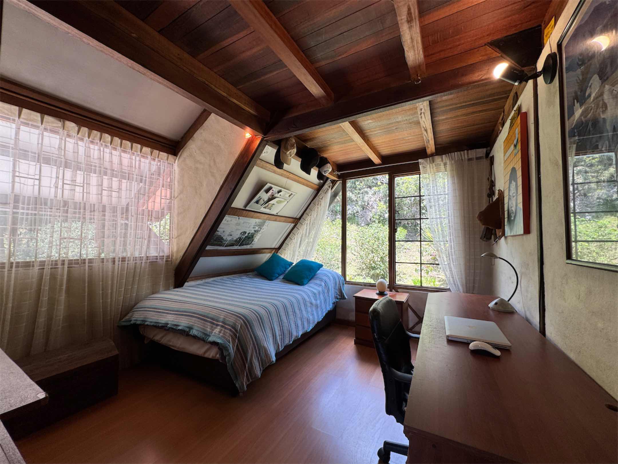 Encantador chalet campestre frente al Embalse San Rafael. La Calera – Cundinamarca