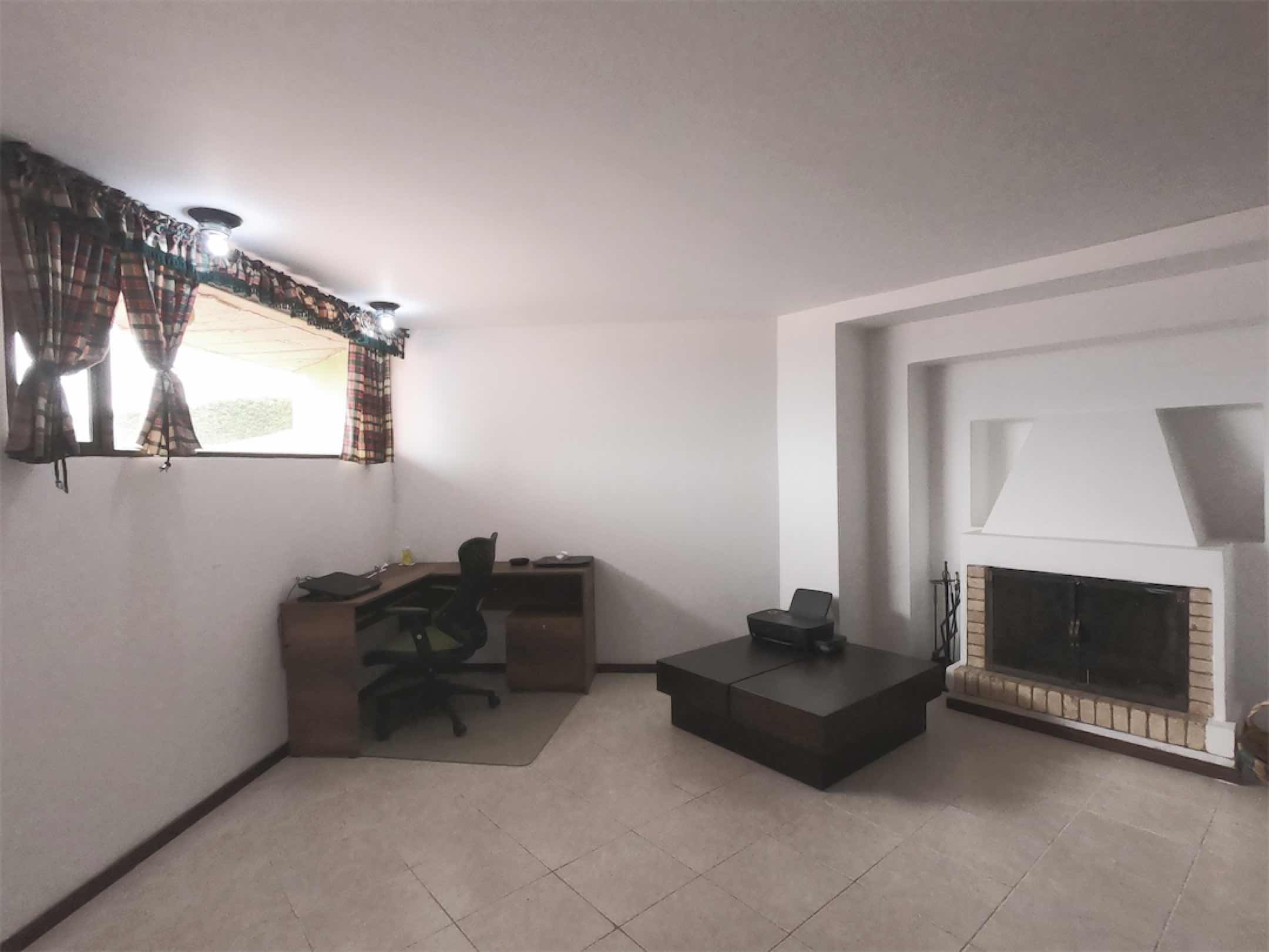 Linda casa de 380m2 en Conjunto Cerrado Bosques de La Calera-Cund