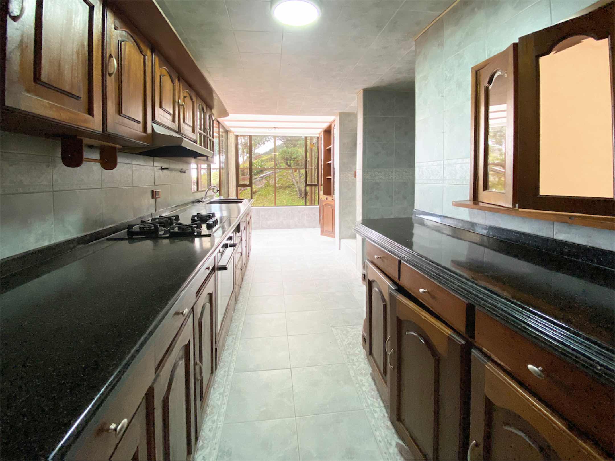 Linda casa de 380m2 en Conjunto Cerrado Bosques de La Calera-Cund