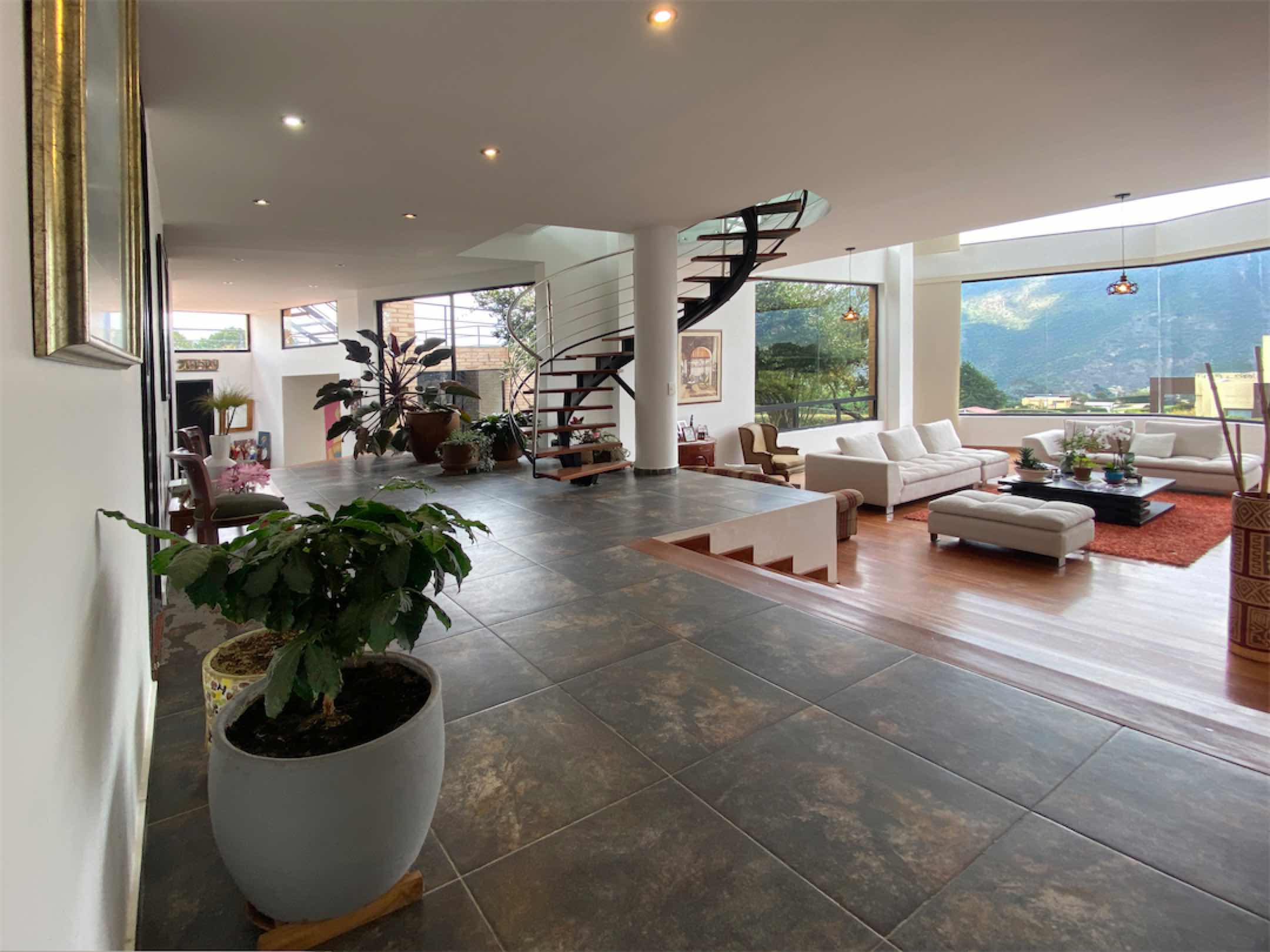 Espectacular casa de 427m2 en Conjunto Casa de Campo, La Calera