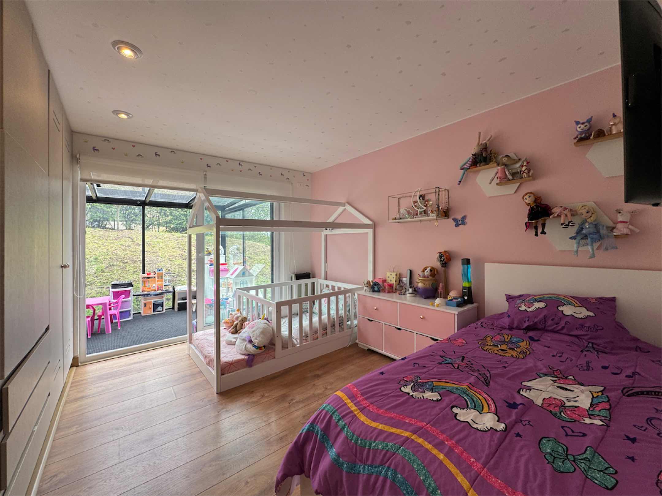 Linda casa de 340m2 con todo lo que sueñas, en Arboretto, vía La Calera