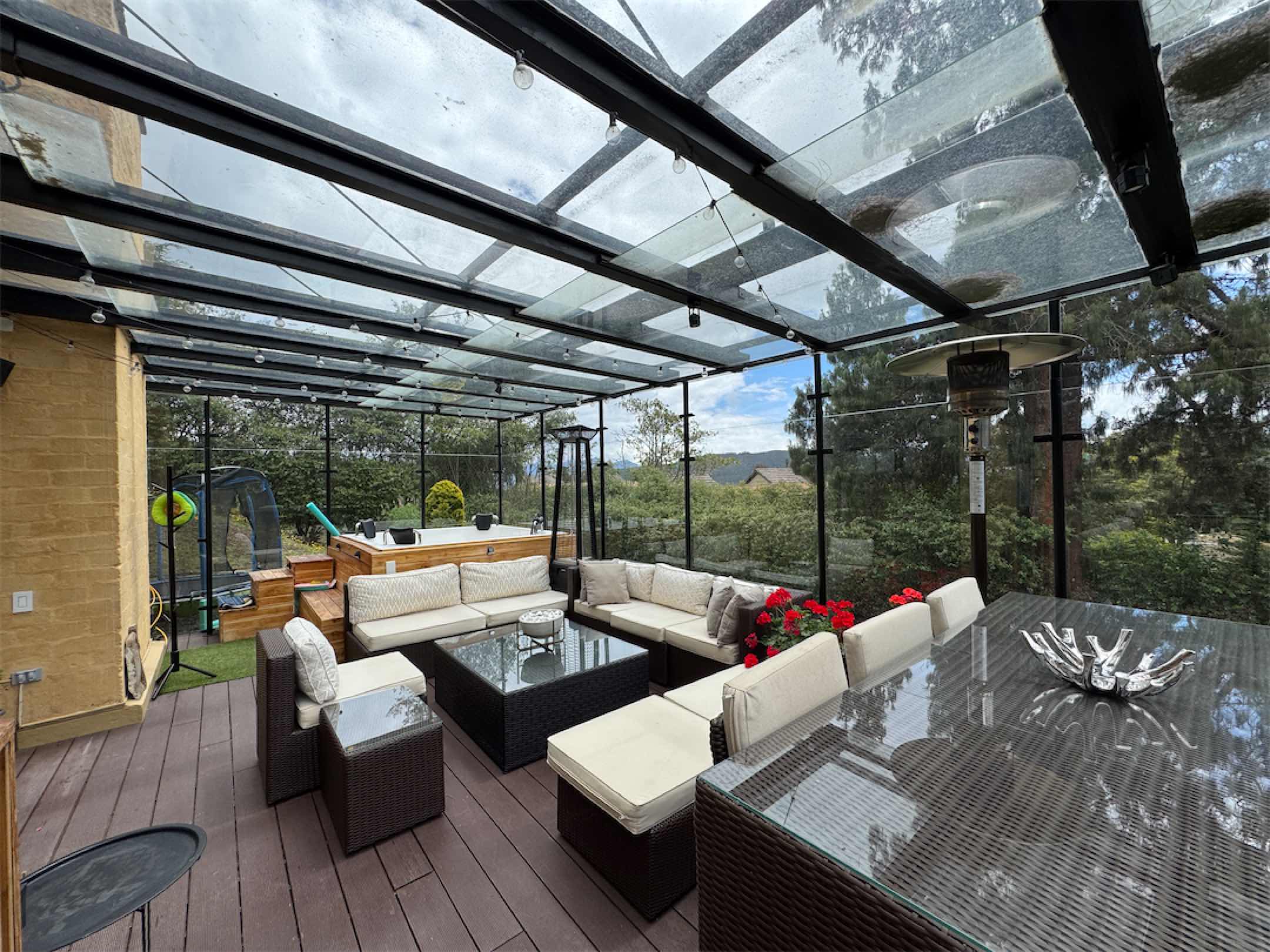Linda casa de 340m2 con todo lo que sueñas, en Arboretto, vía La Calera