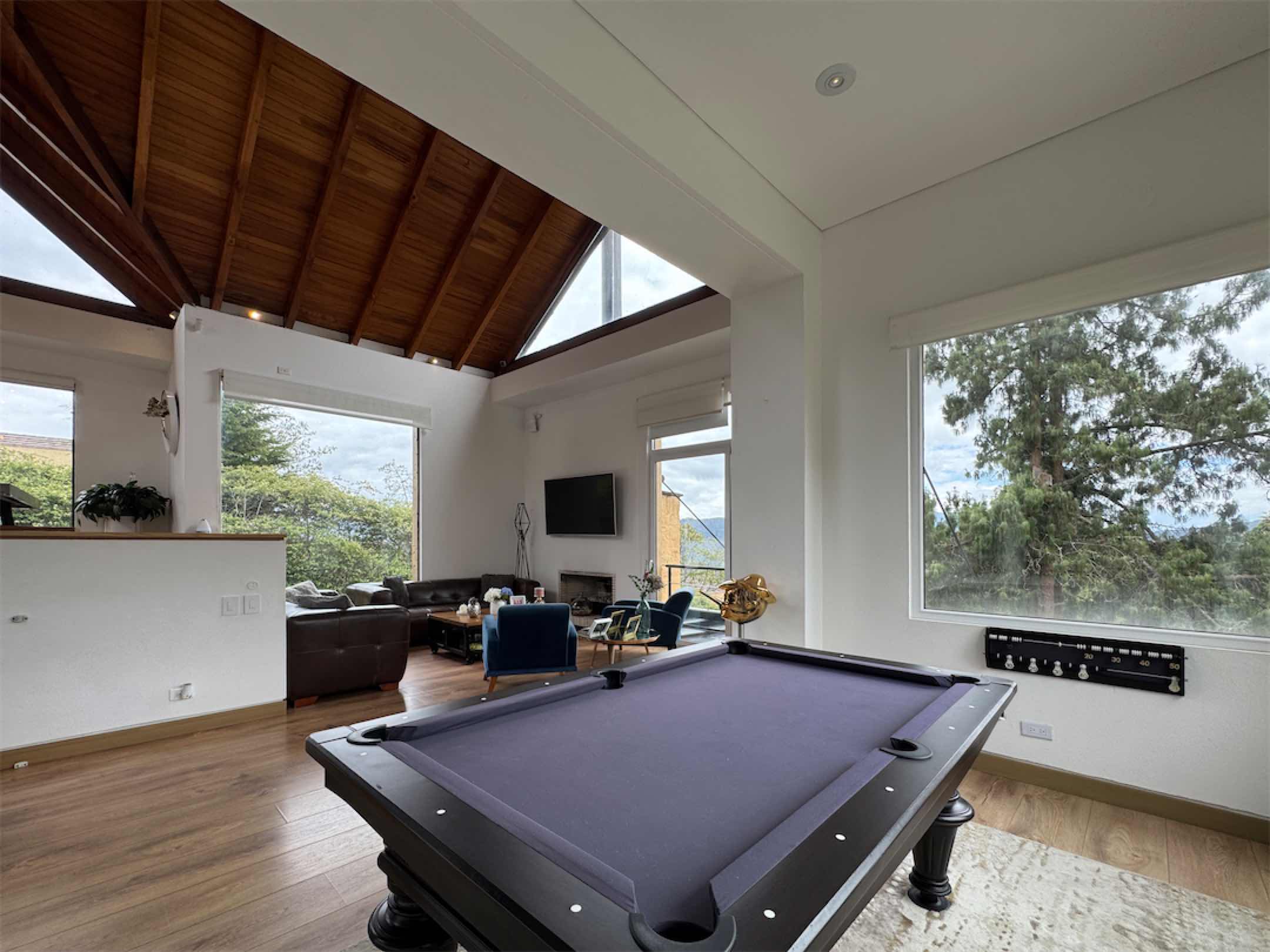 Linda casa de 340m2 con todo lo que sueñas, en Arboretto, vía La Calera