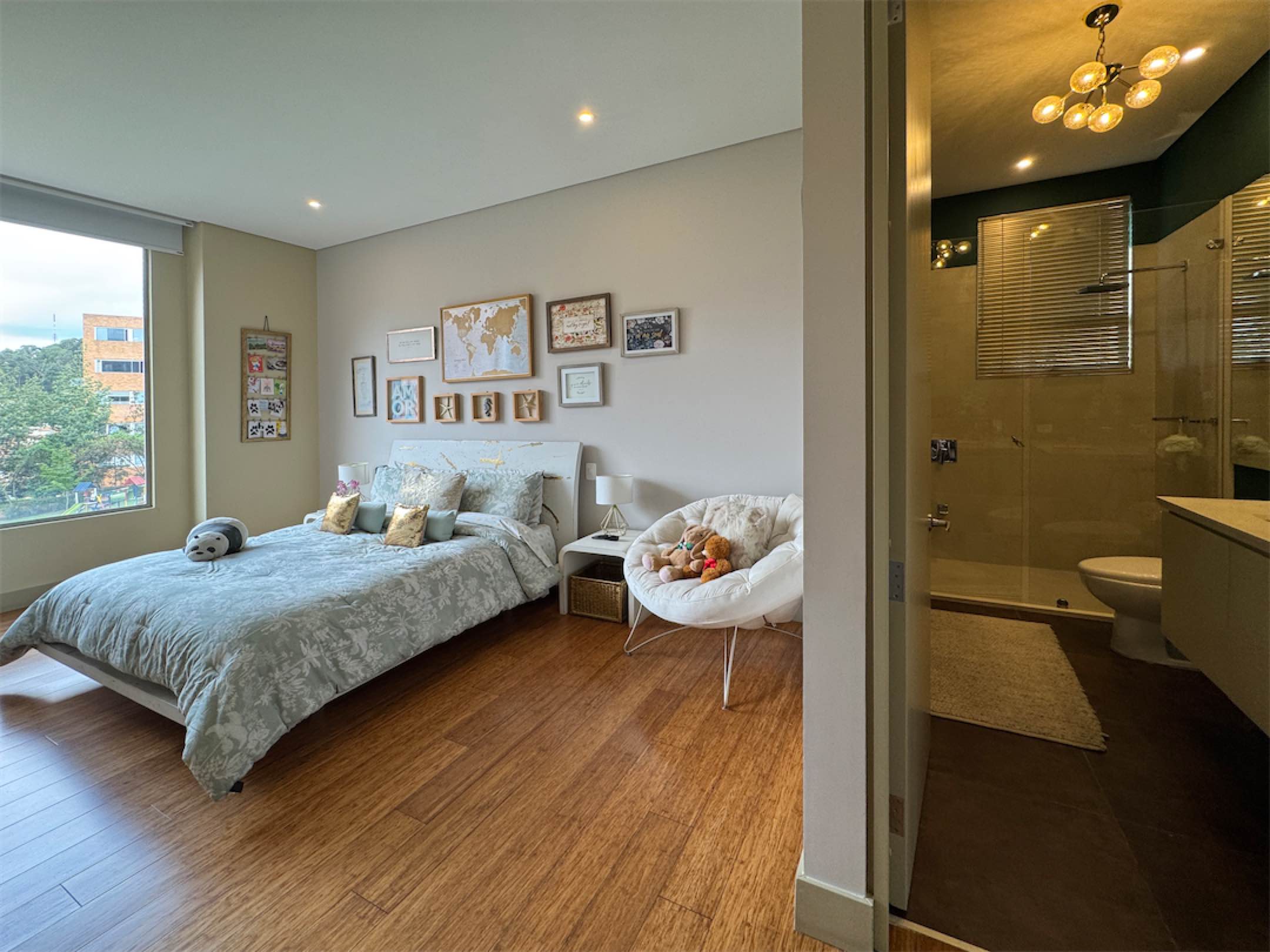 Lindo apartamento remodelado de 415m2 con 2 terrazas, en Montereserva