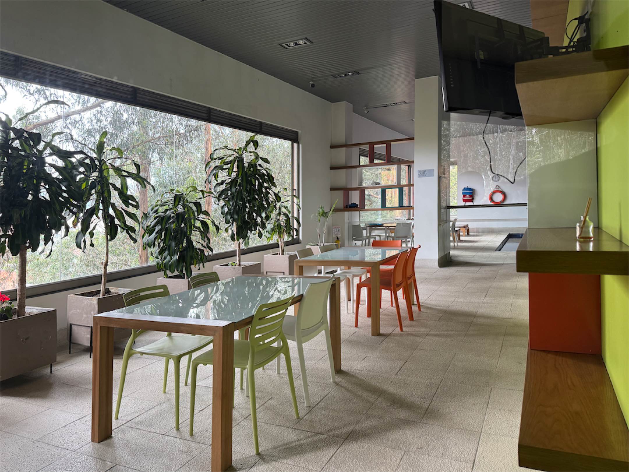 Lindo apartamento remodelado de 415m2 con 2 terrazas, en Montereserva