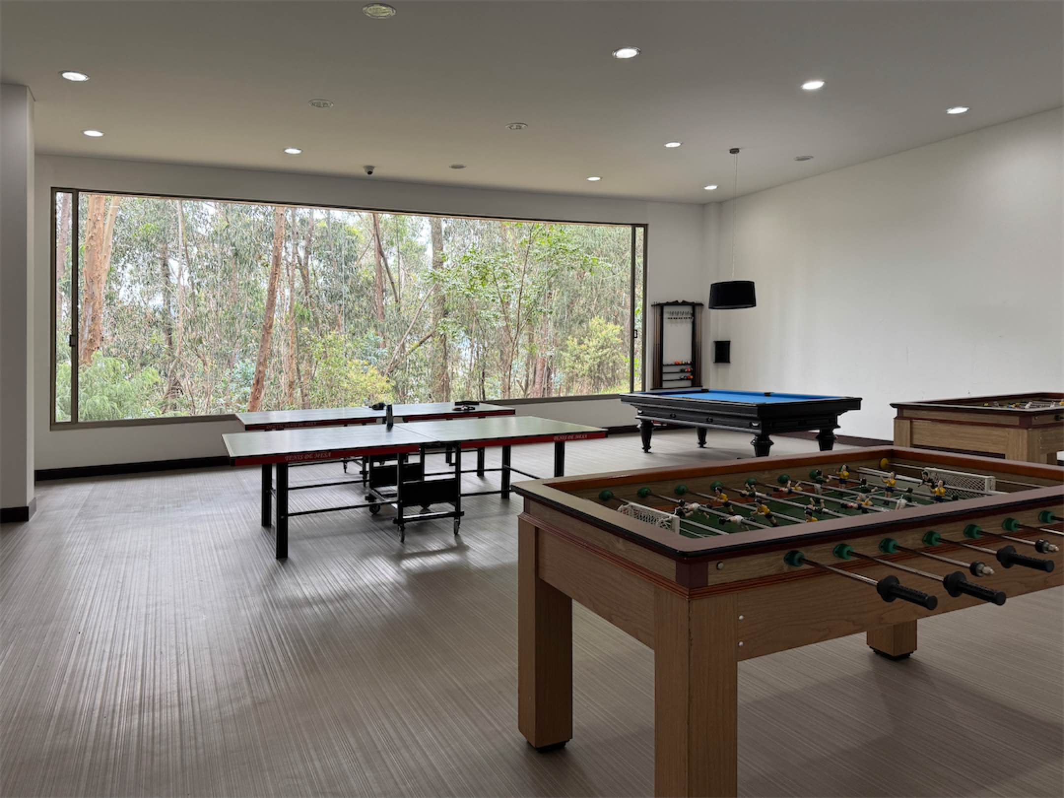 Lindo apartamento remodelado de 415m2 con 2 terrazas, en Montereserva