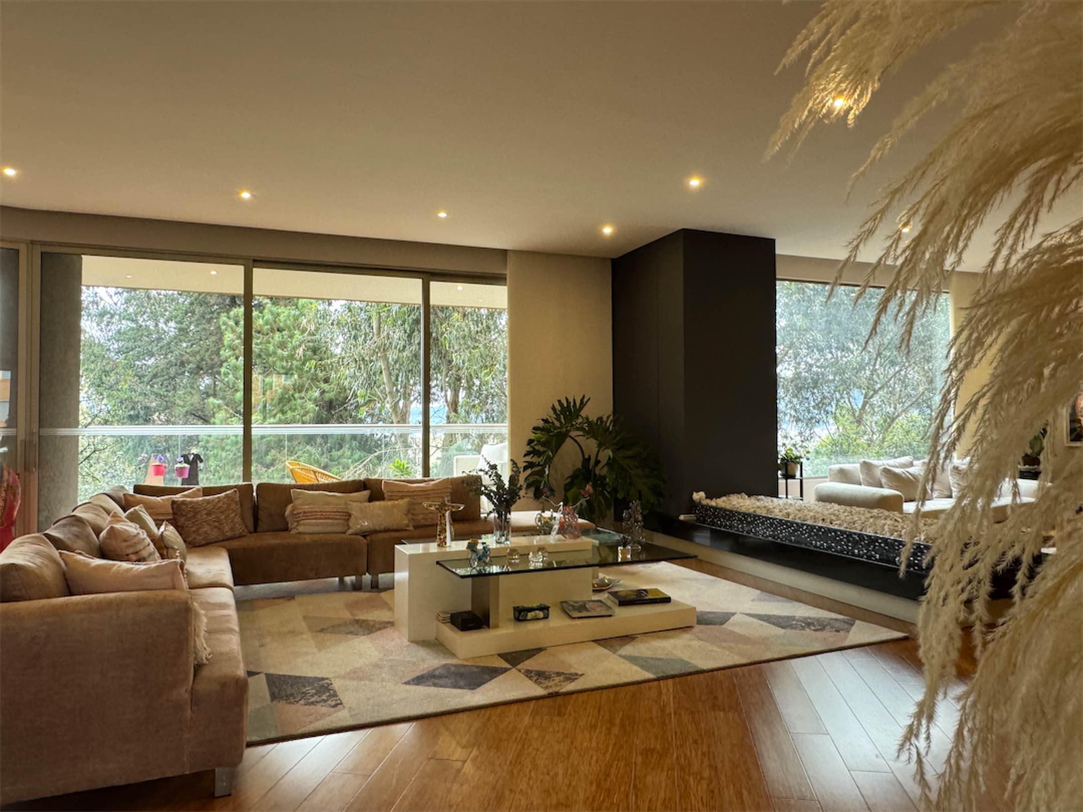 Lindo apartamento remodelado de 415m2 con 2 terrazas, en Montereserva