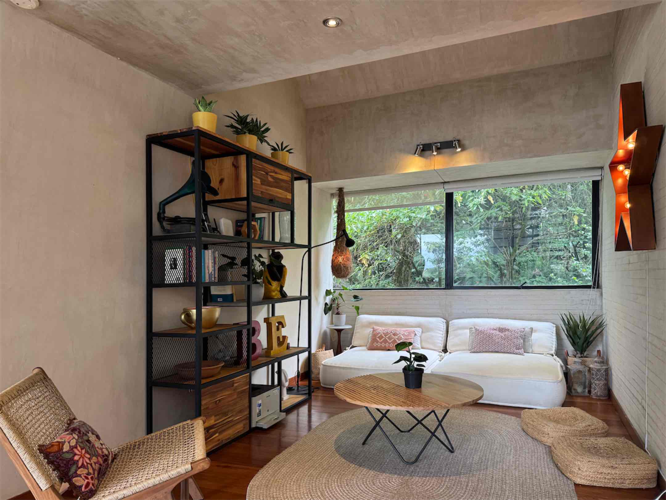 Una obra arquitectónica de 250m2 en medio de la naturaleza. Niquia, Provenza – Bogotá
