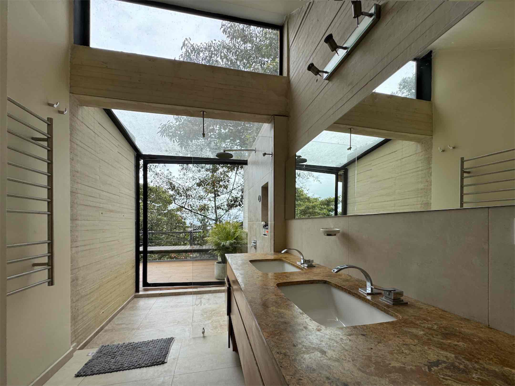 Una obra arquitectónica de 250m2 en medio de la naturaleza. Niquia, Provenza – Bogotá