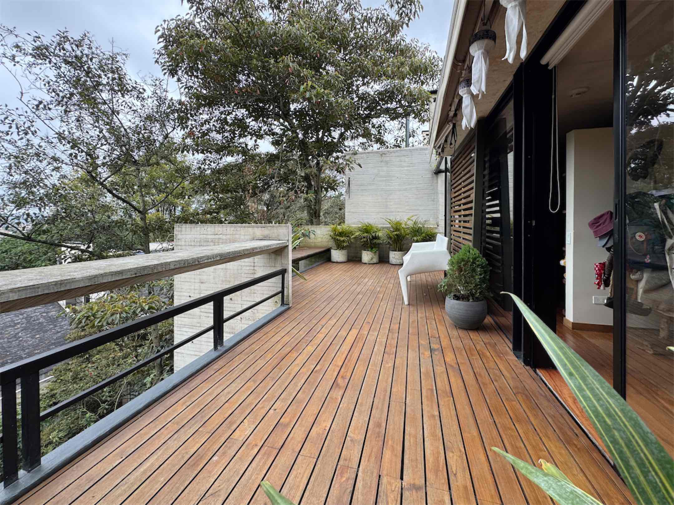 Una obra arquitectónica de 250m2 en medio de la naturaleza. Niquia, Provenza – Bogotá