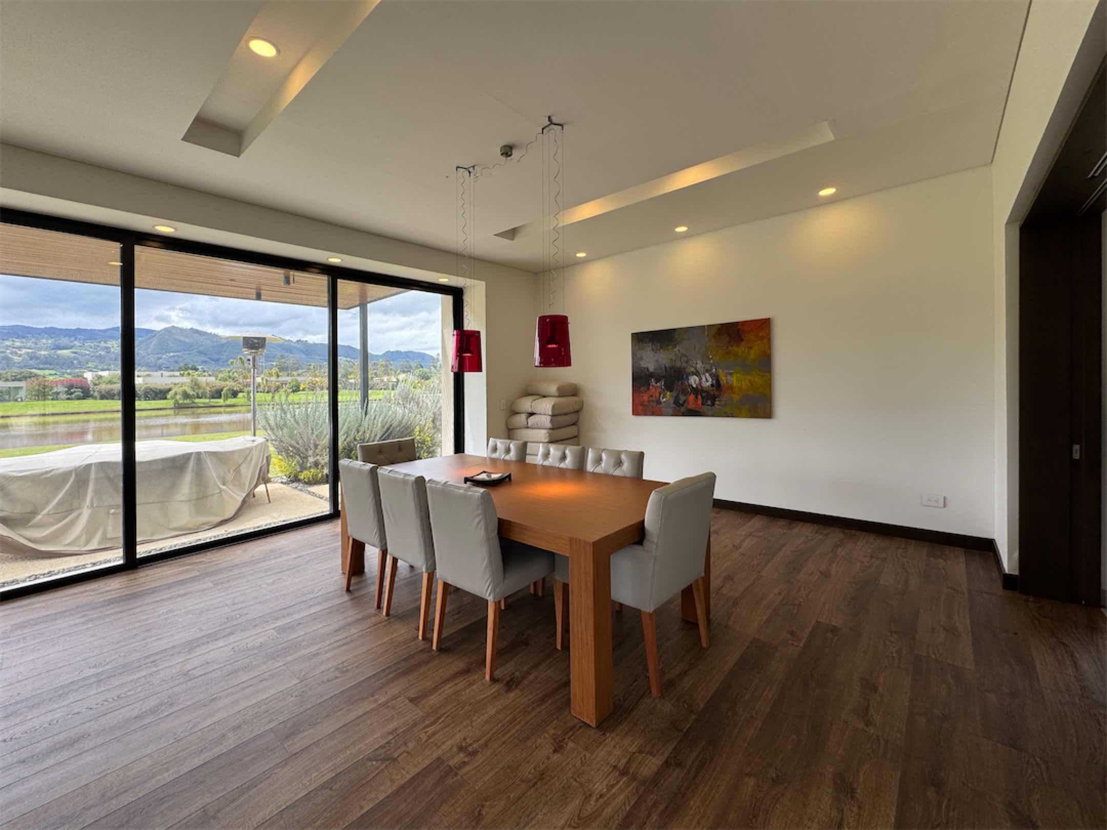 Casa de campo de alto standing con 503m2 y vista a lago, en Reserva de Potosí