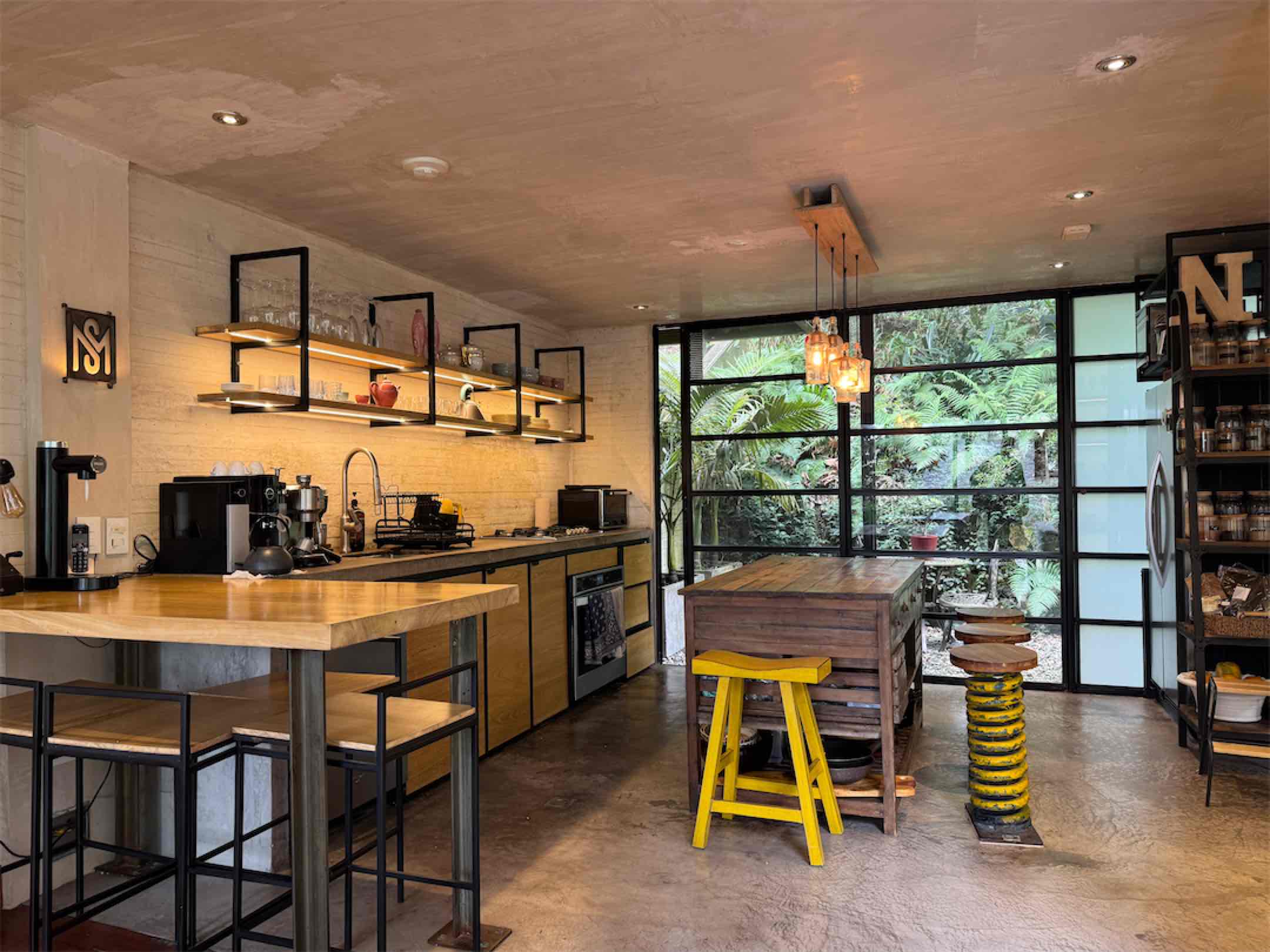 Una obra arquitectónica de 250m2 en medio de la naturaleza. Niquia, Provenza – Bogotá