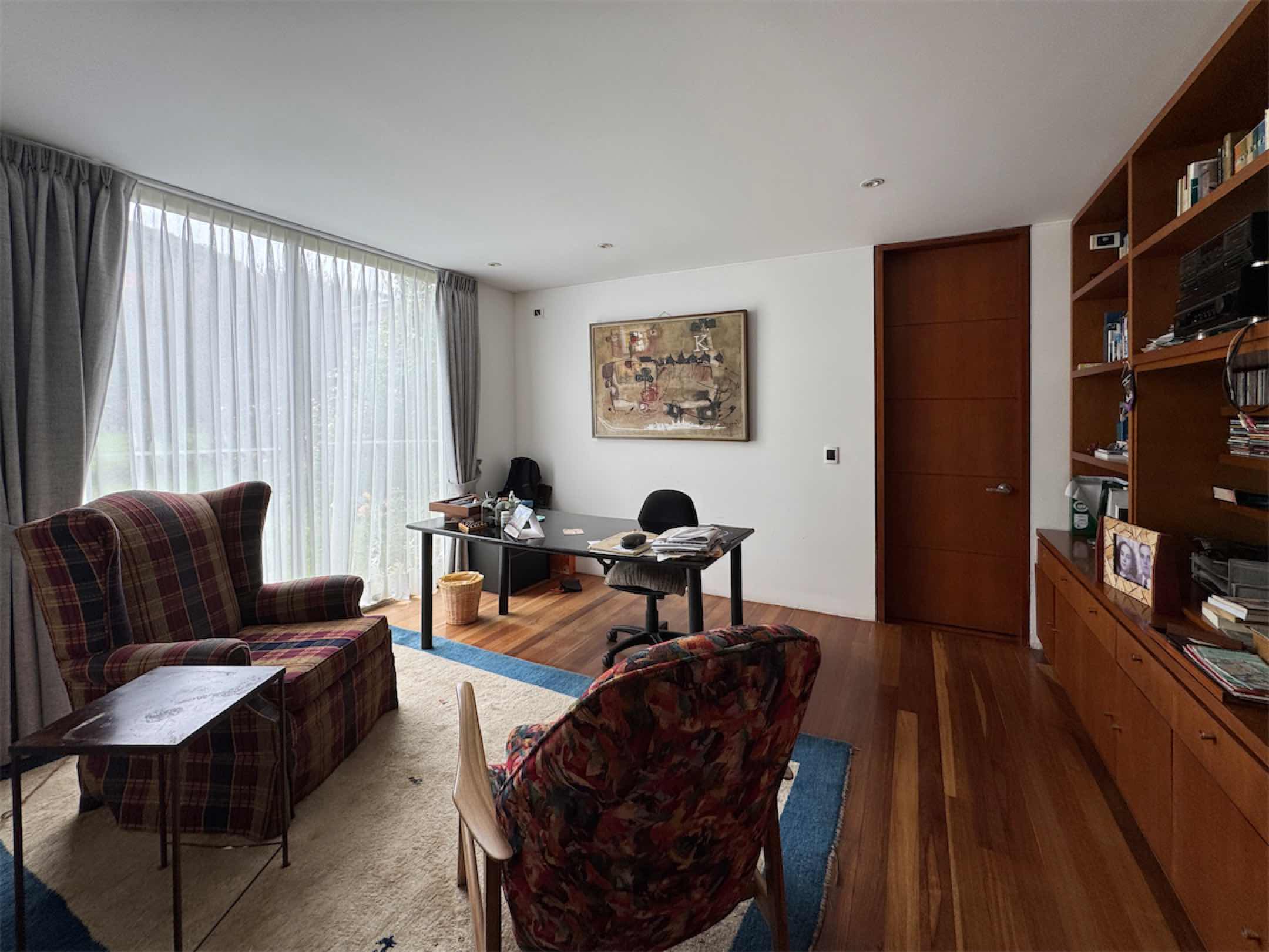 Linda obra arquitectónica Rafael Ibarra de 354 m2 en Parque Residencial Teusacá, La Calera