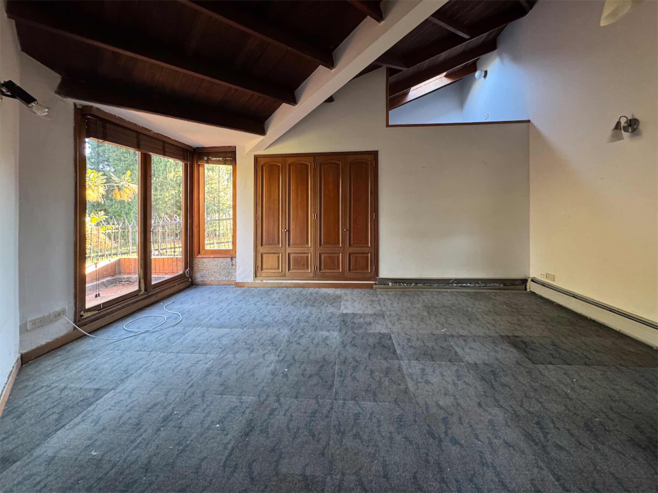Linda casa campestre de 428m2 con diseño arquitectónico en Rodamonte, vía a La Calera