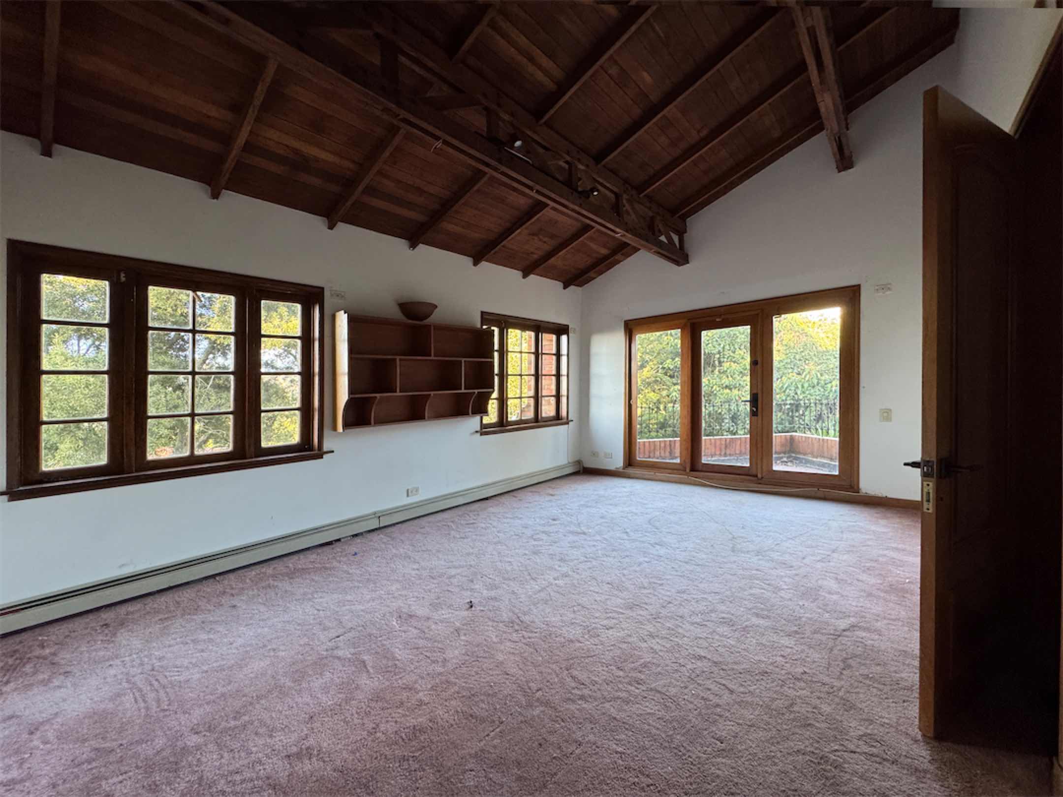 Linda casa campestre de 428m2 con diseño arquitectónico en Rodamonte, vía a La Calera