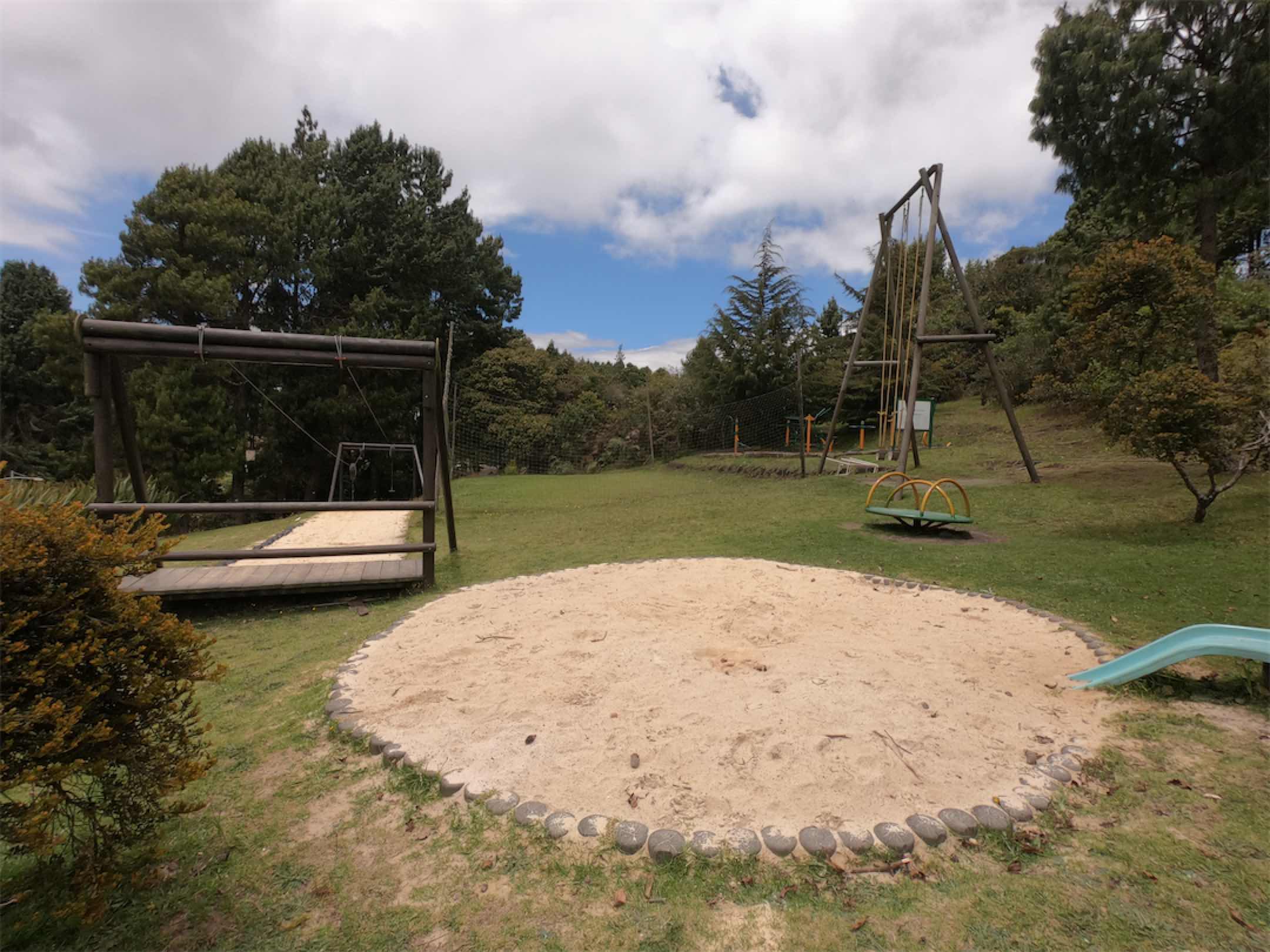 La tranquilidad que tu familia merece, a solo minutos de Bogotá. Conjunto cerrado Arboretto.