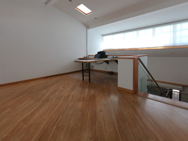 360 m² remodelados para vivir y/o trabajar desde casa, con 4 habitaciones – Antiguo Country