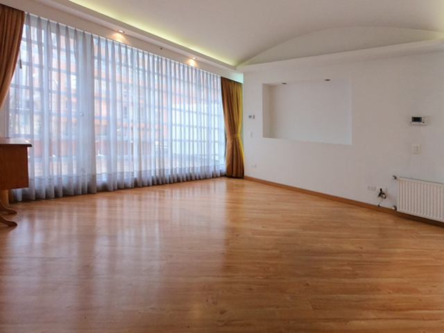 360 m² remodelados para vivir y/o trabajar desde casa, con 4 habitaciones – Antiguo Country